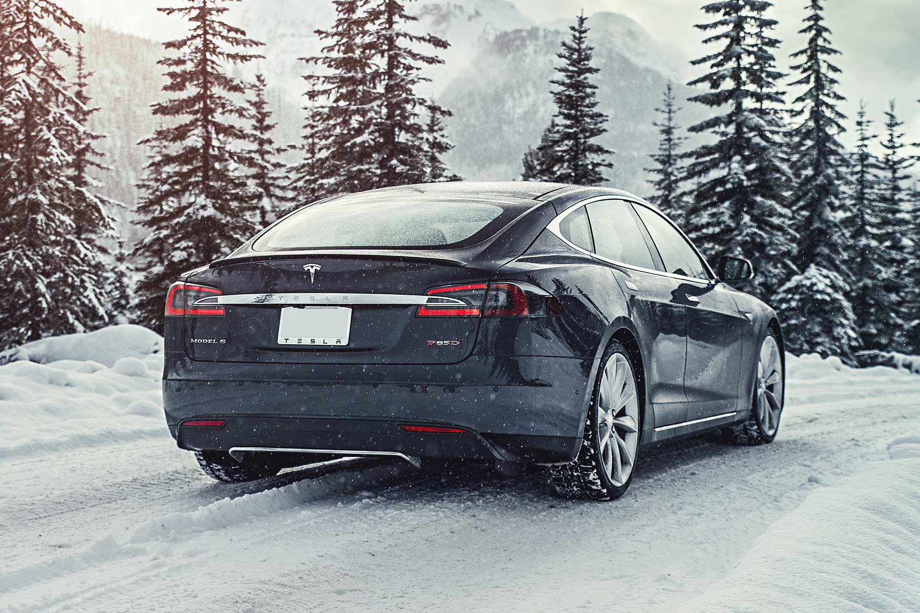 Tesla Model S P85D 2015 review