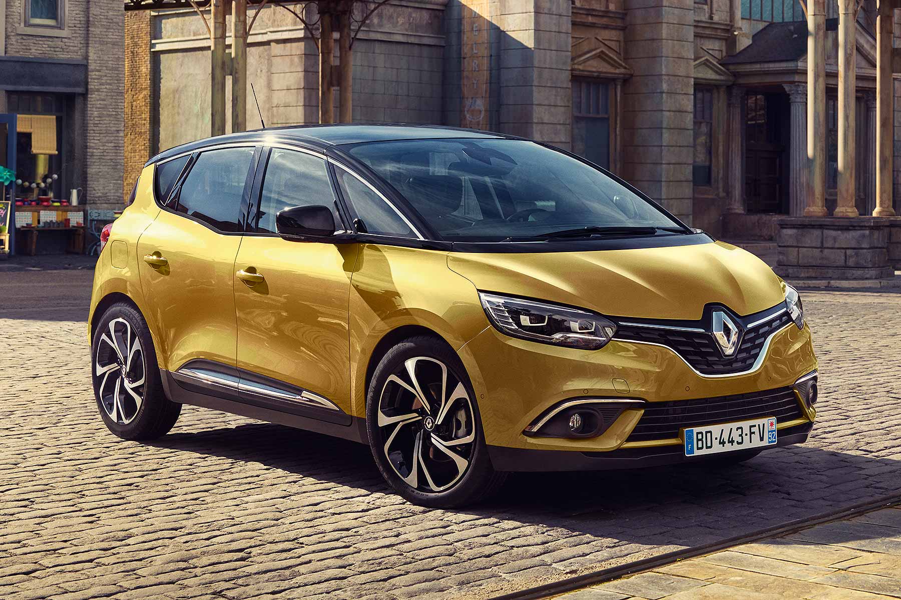 New Renault Scenic revealed ahead of Geneva 2016 debut
