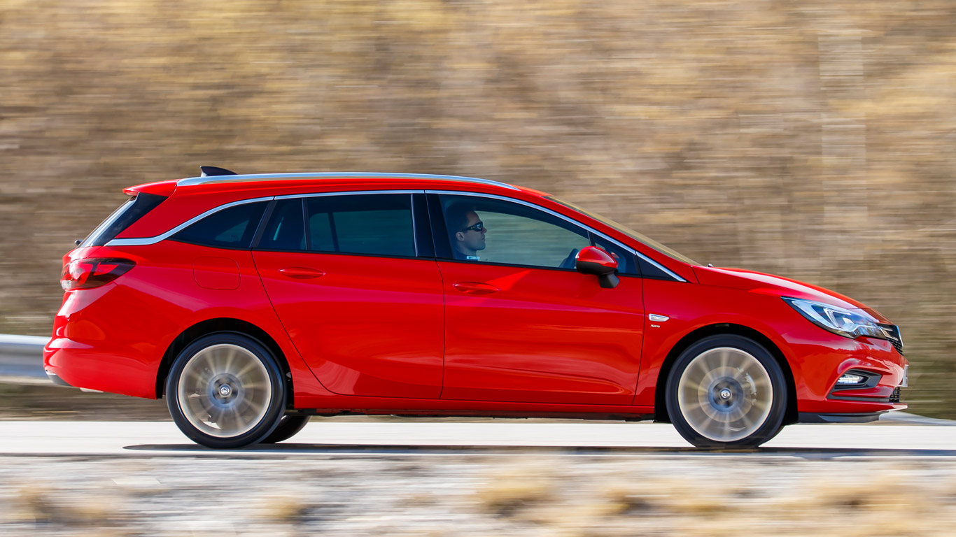 Vauxhall Astra Sports Tourer 1.6T 200hp: Two-Minute Road Test