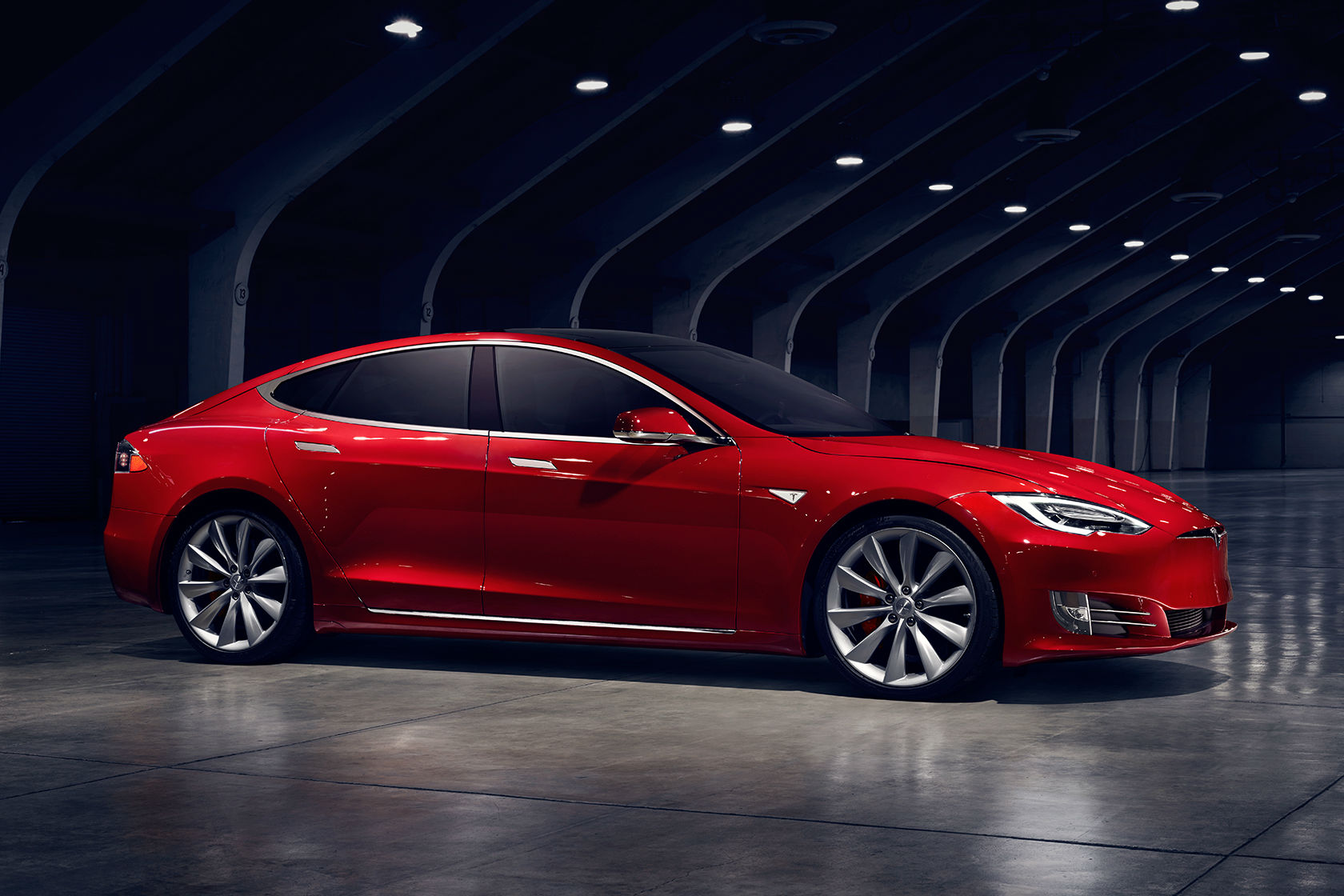 Facelifted Tesla Model S: less grille and more wood