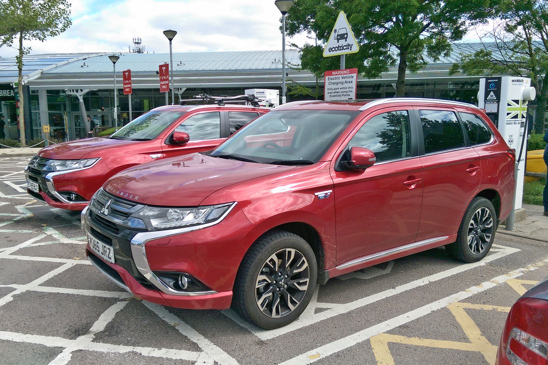 Ecotricity blames £6 charge on Mitsubishi Outlander PHEVs ‘clogging up’ network