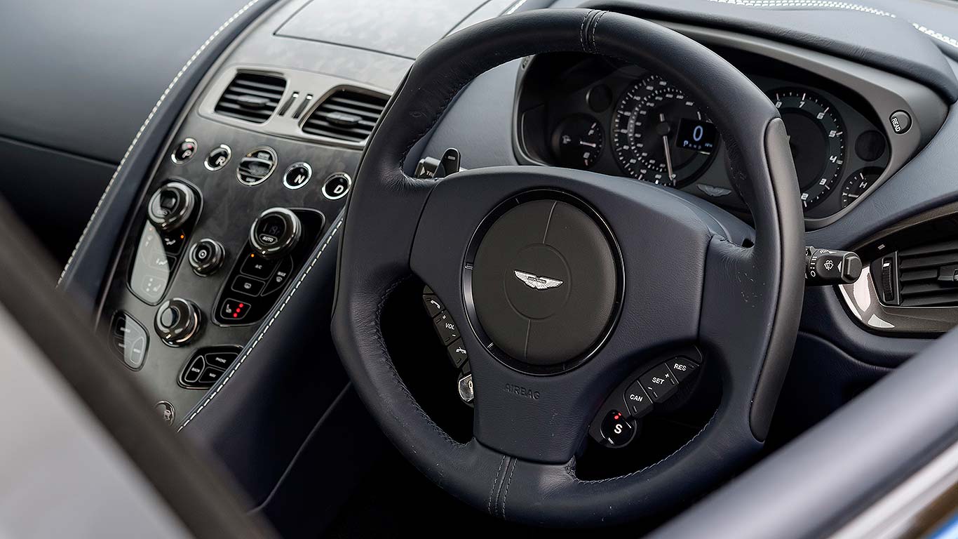 Aston Martin Vanquish S (2017)