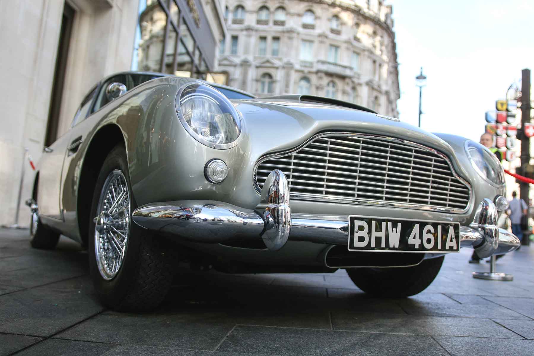 Video: Lego releases James Bond Aston Martin DB5 – with standard ...