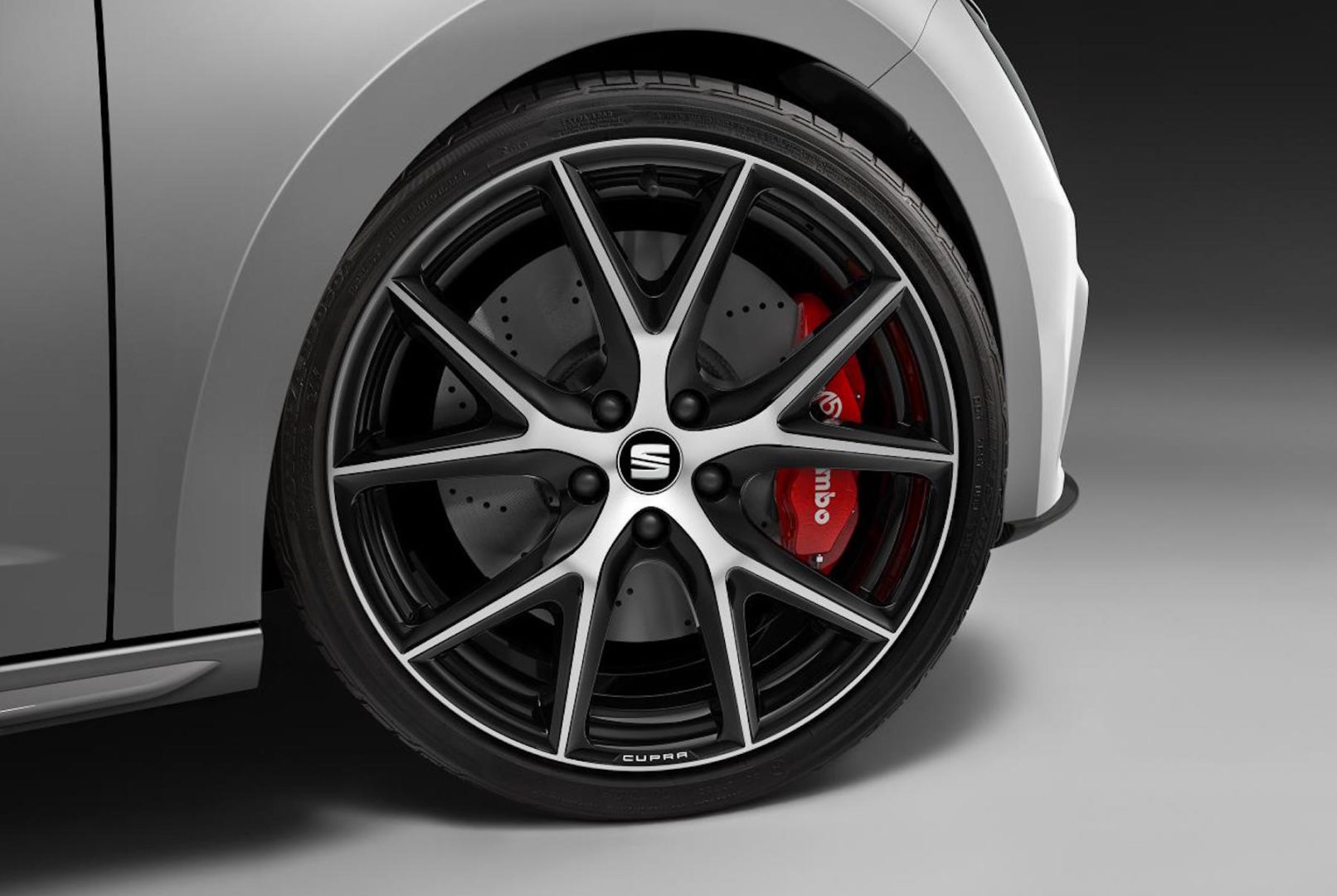 New Seat Leon ST Cupra Carbon Edition