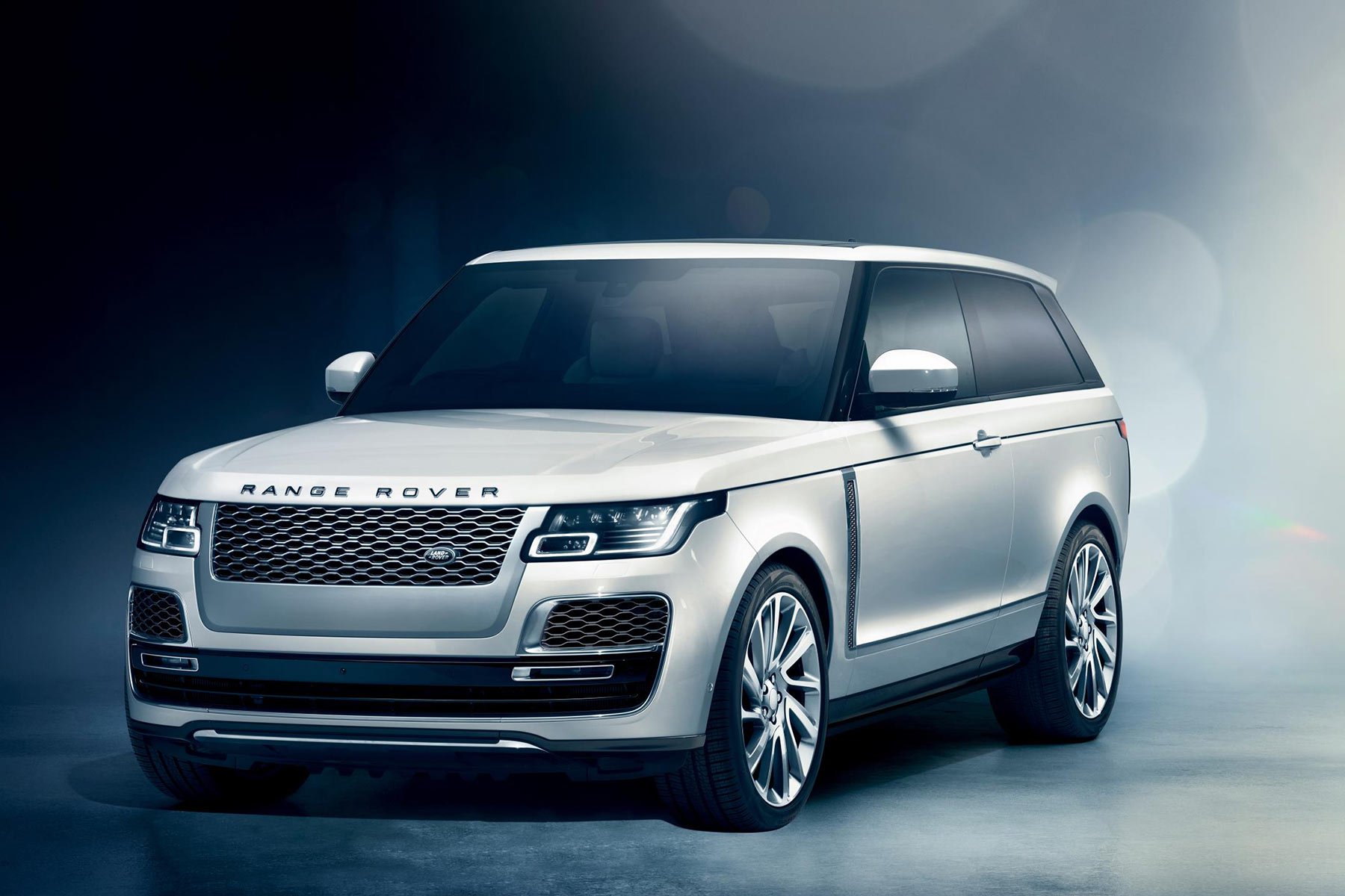 Range Rover SV Coupe Wins 2018 Interior Design Award