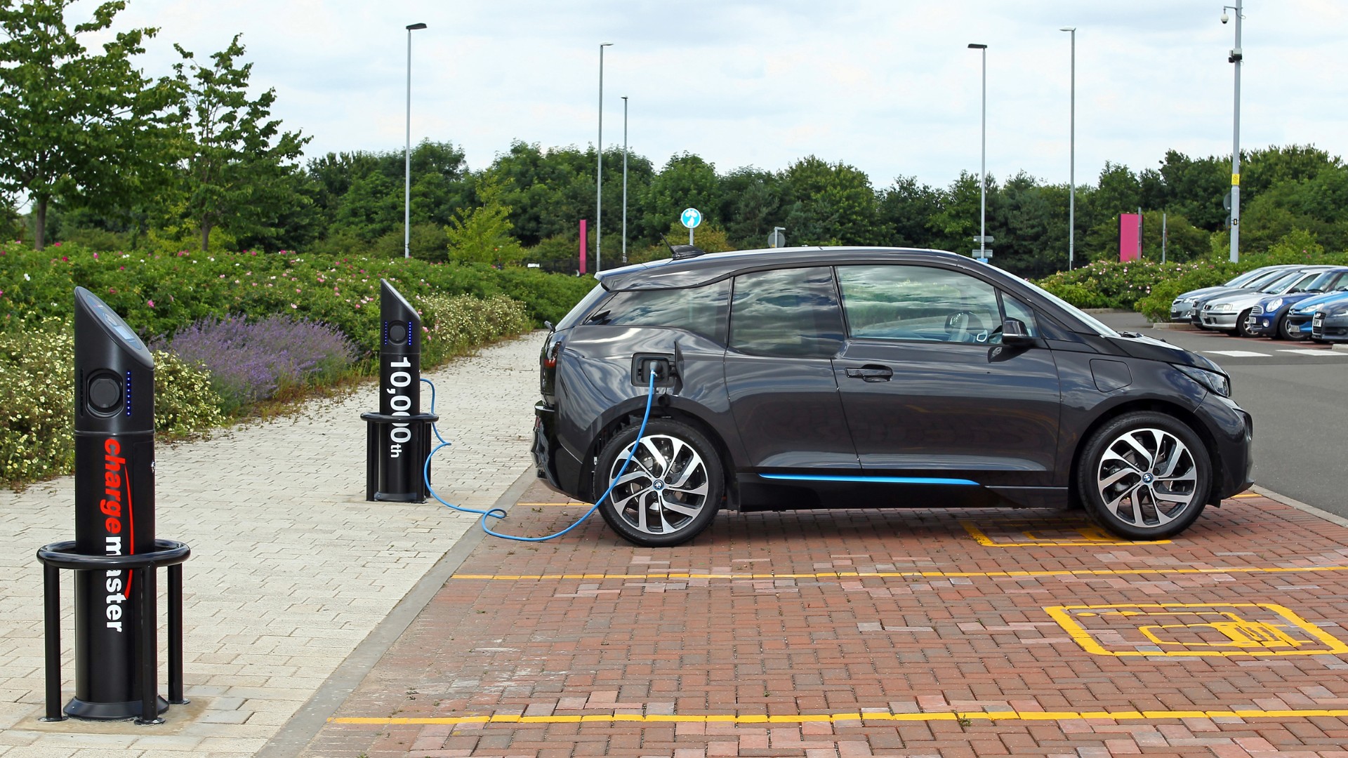 What will tempt UK drivers into electric cars