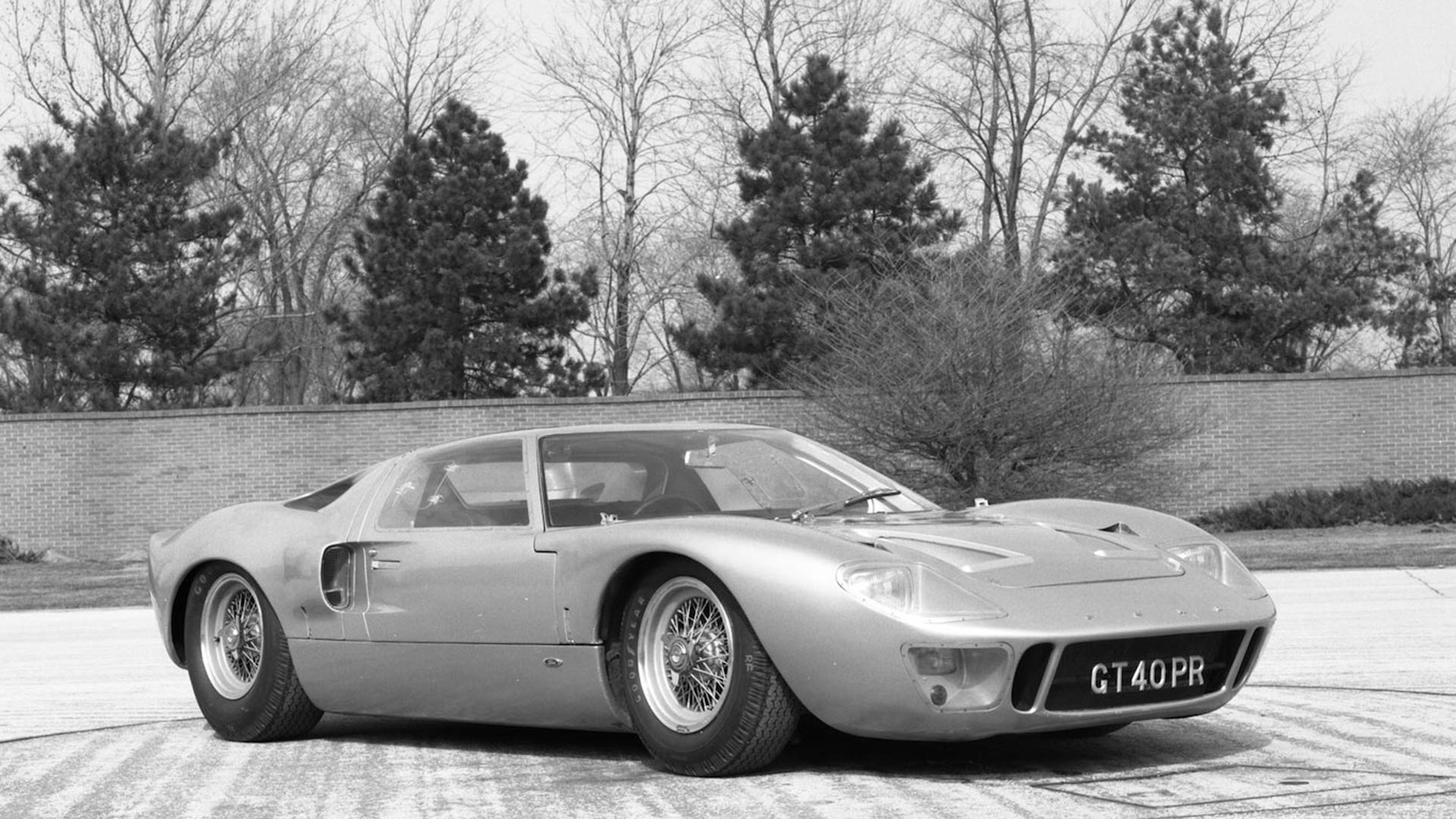 Ford versus Ferrari at Le Mans 1966