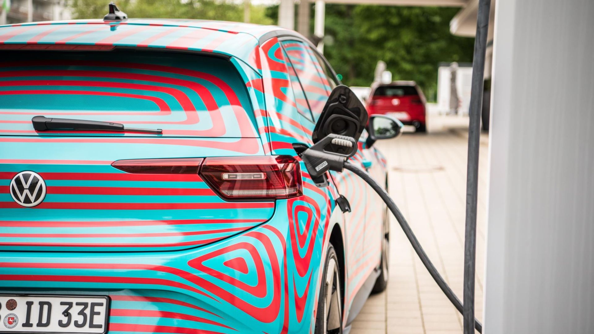 Future electric cars could charge in 10 minutes