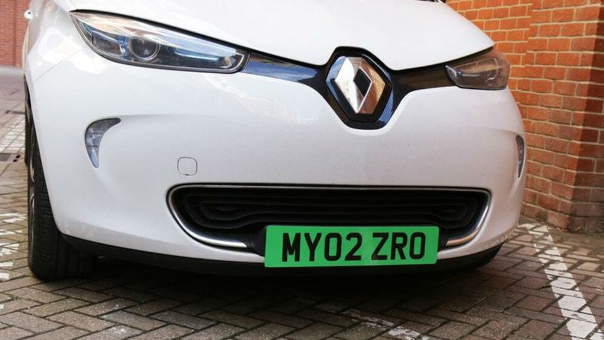 Green number plate on electric car