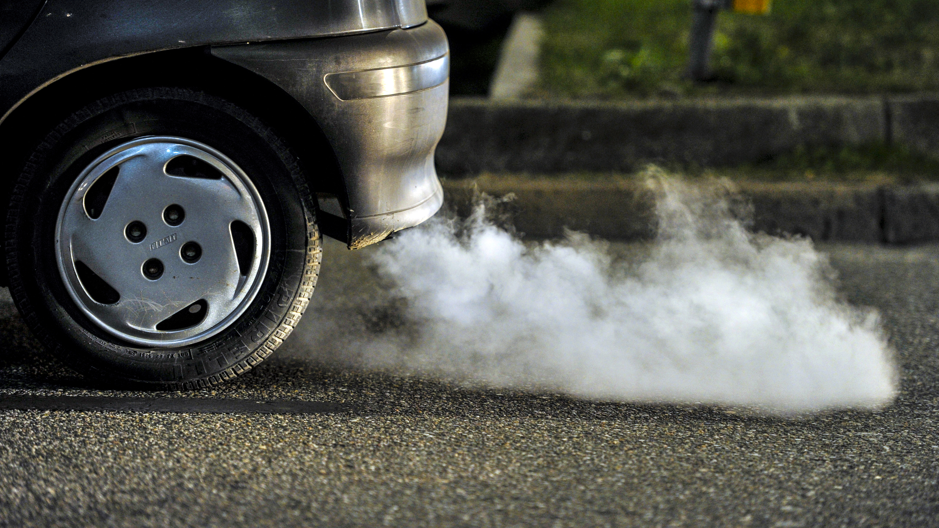 Tougher fines for idling drivers