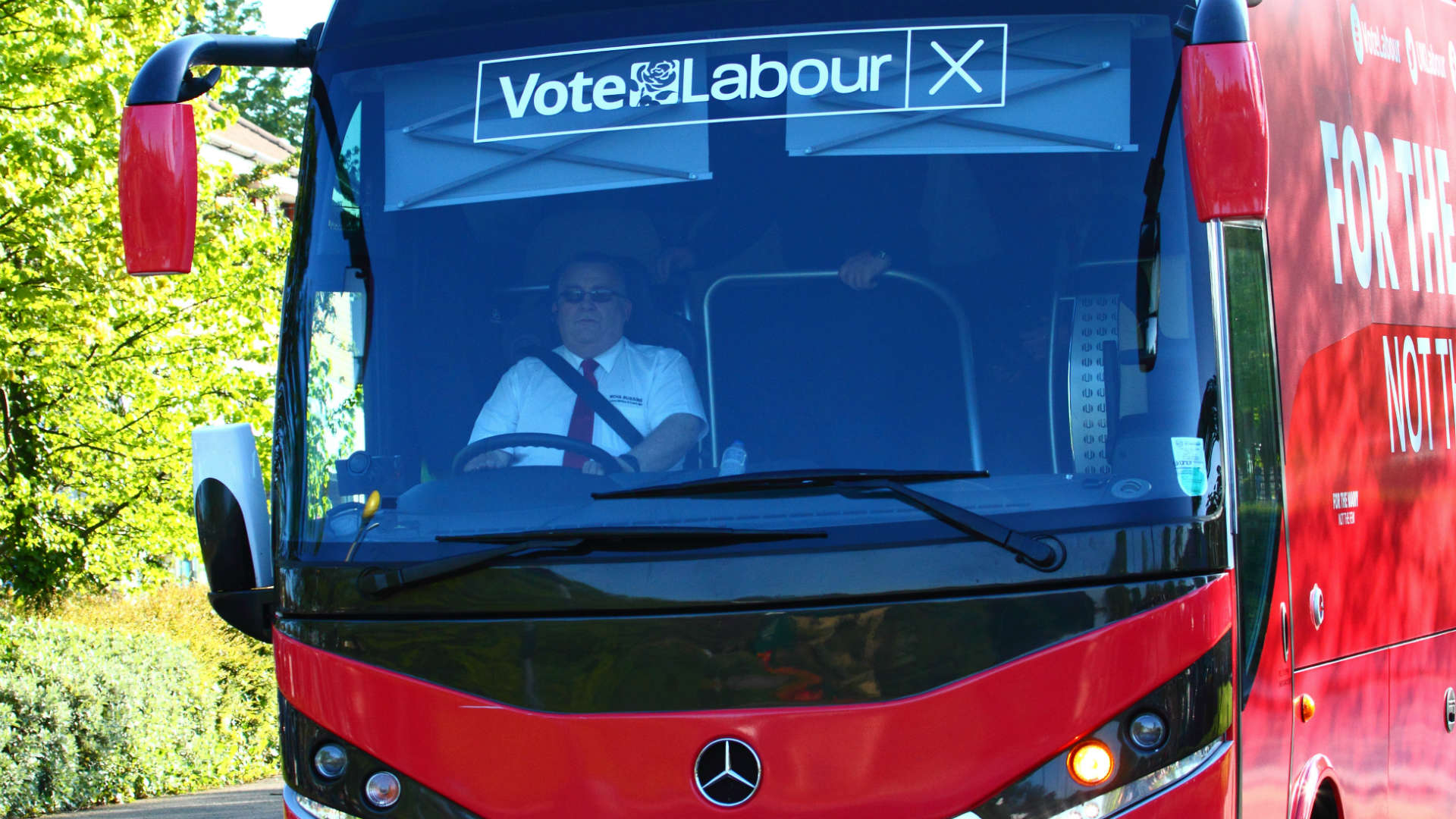 election 2019 campaign bus