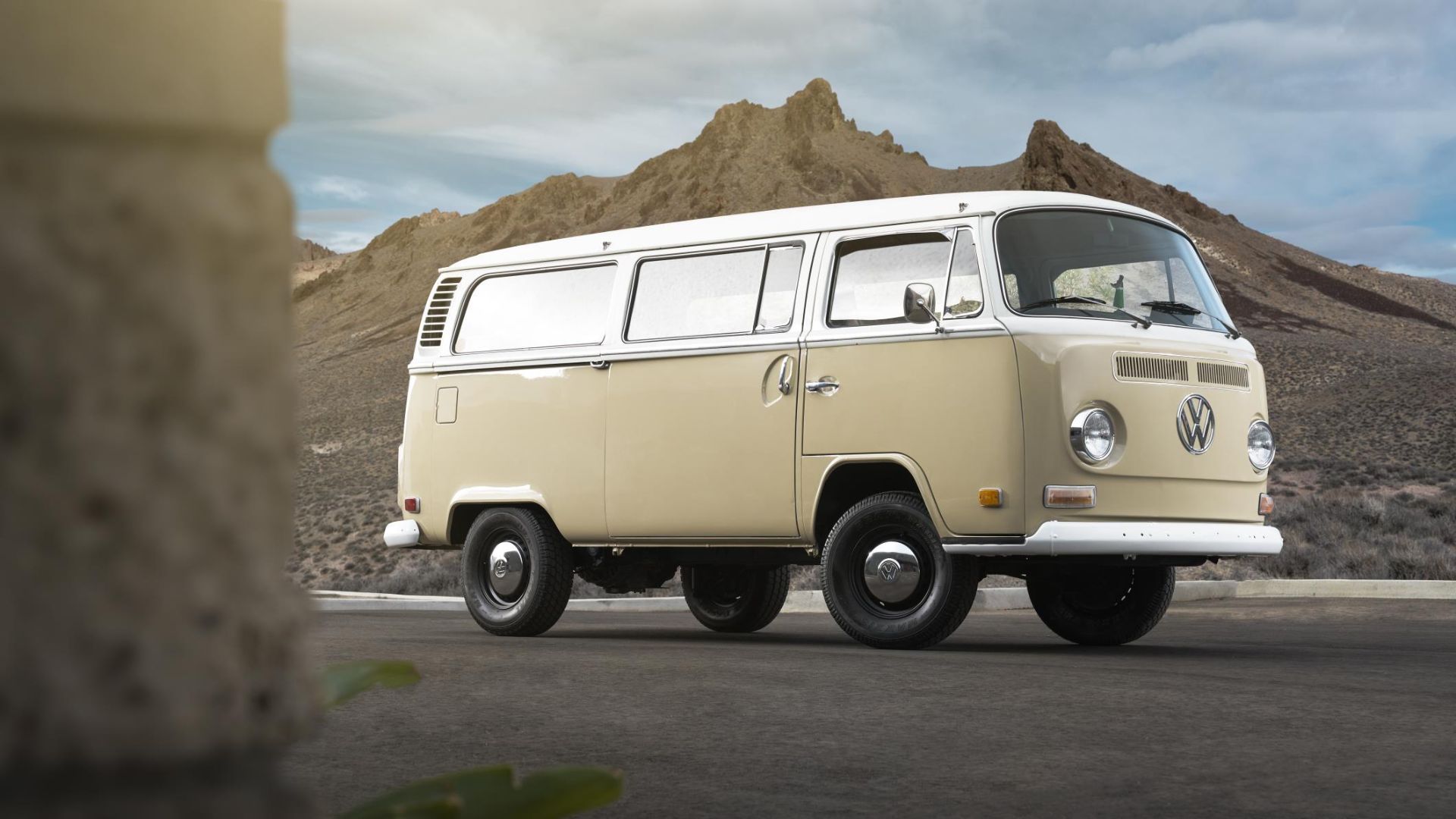 Volkswagen e-Bus electric camper