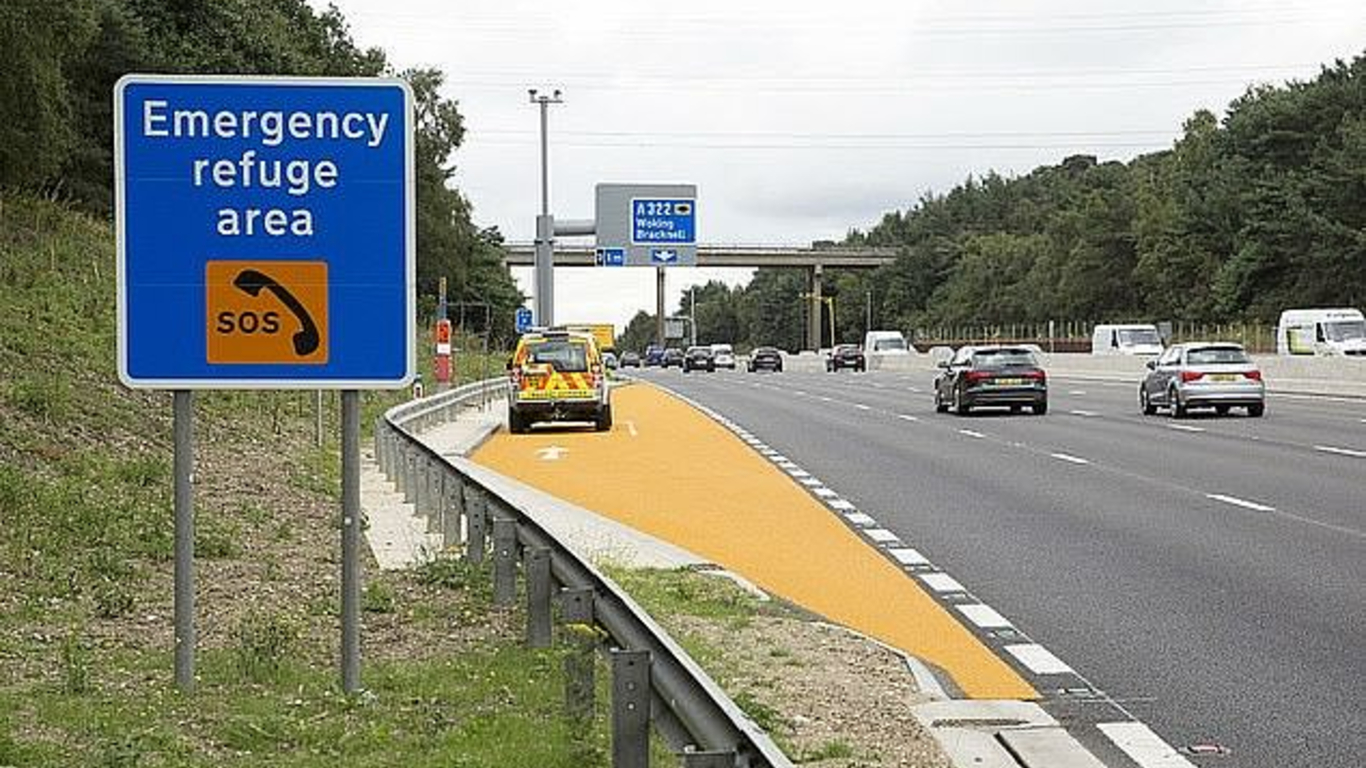 Smart motorway refuge area