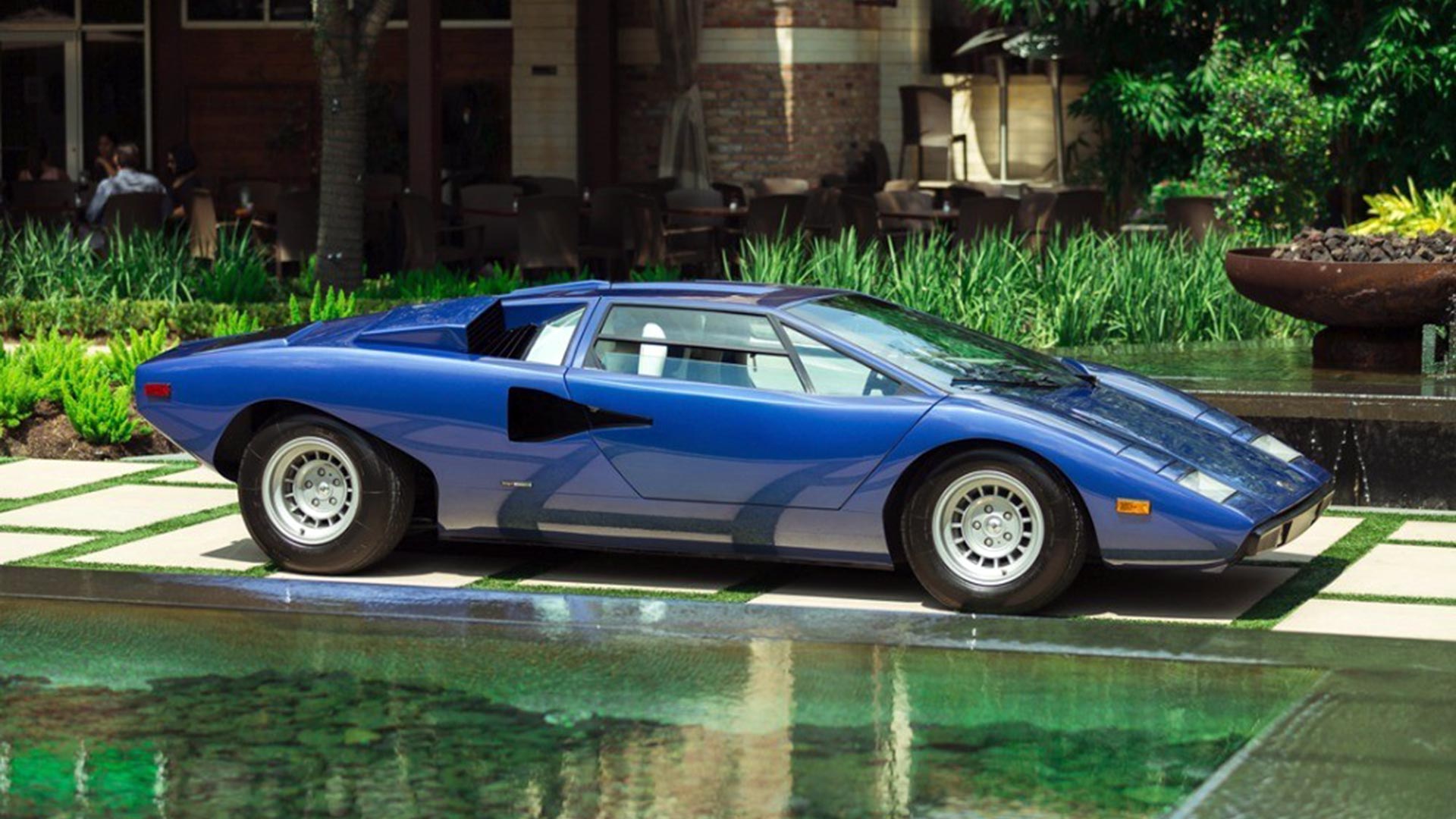 Banish the winter blues with this classic Lamborghini ...