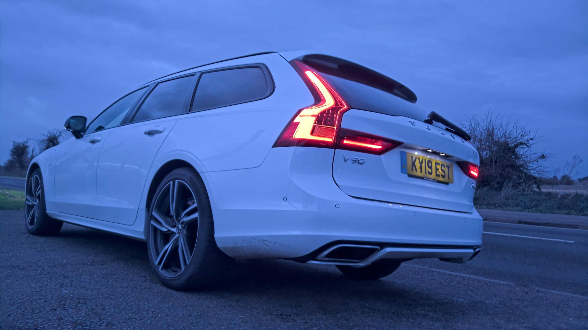 Volvo V90 T8 Twin Engine review