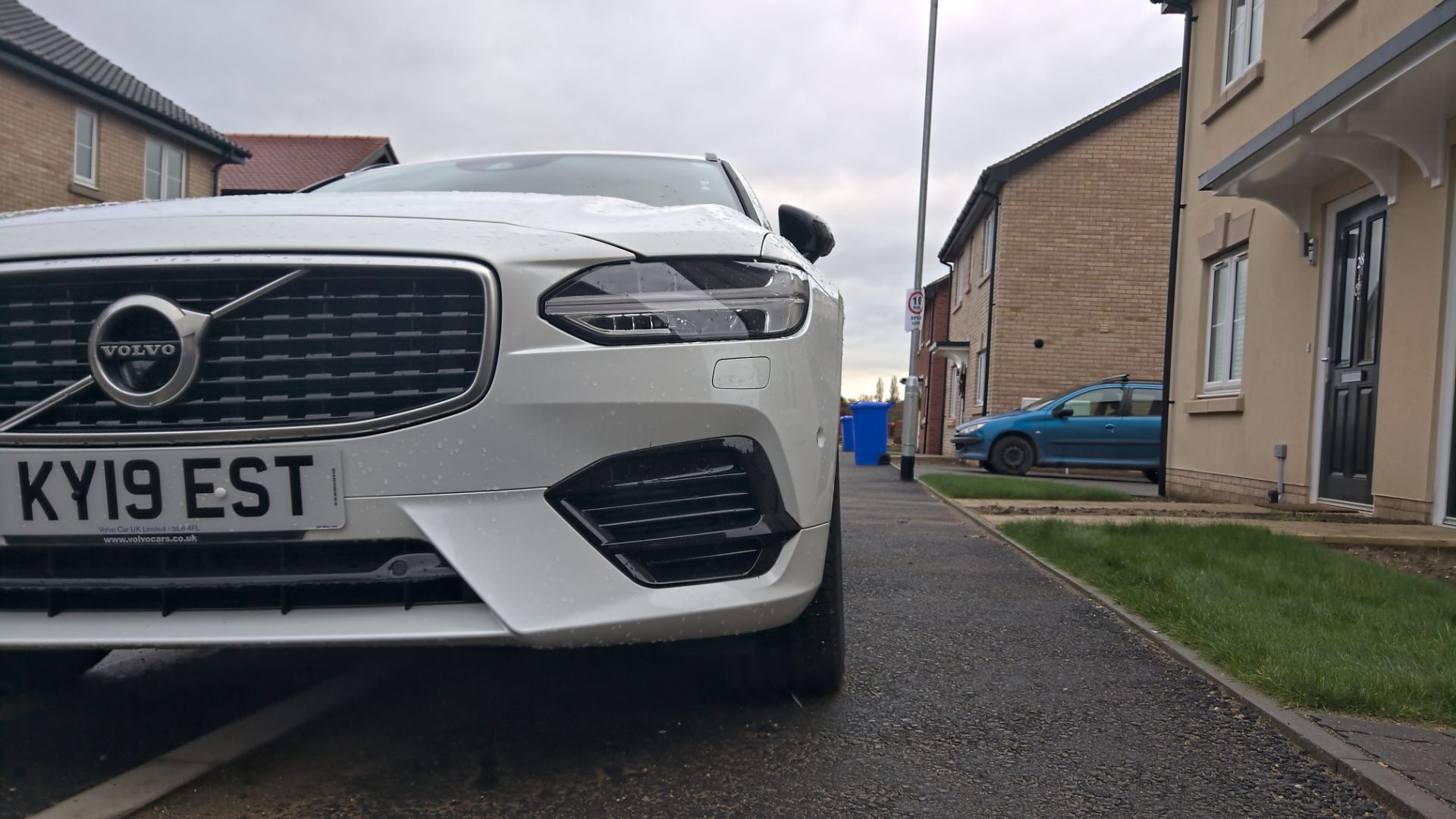 Volvo V90 T8 Twin Engine review