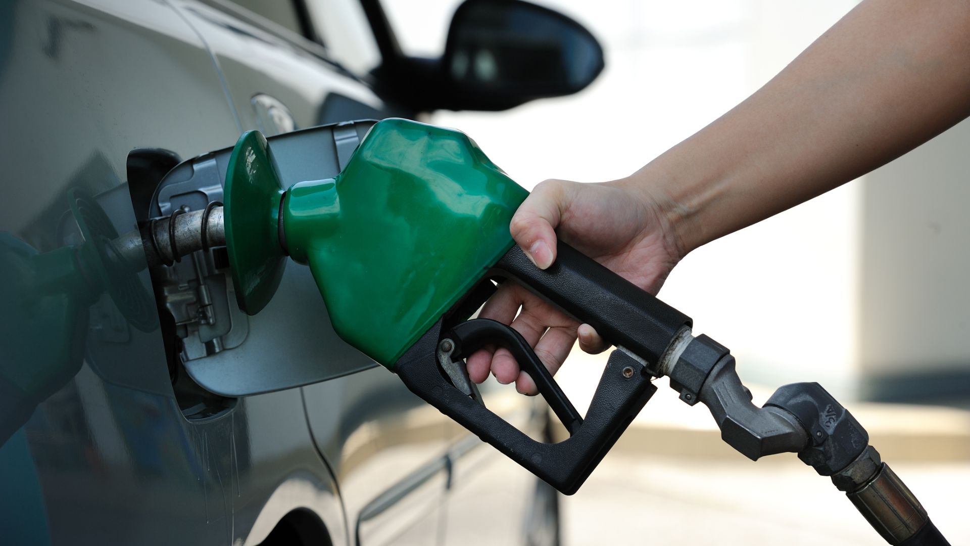 petrol pumps sexist, says London motorist