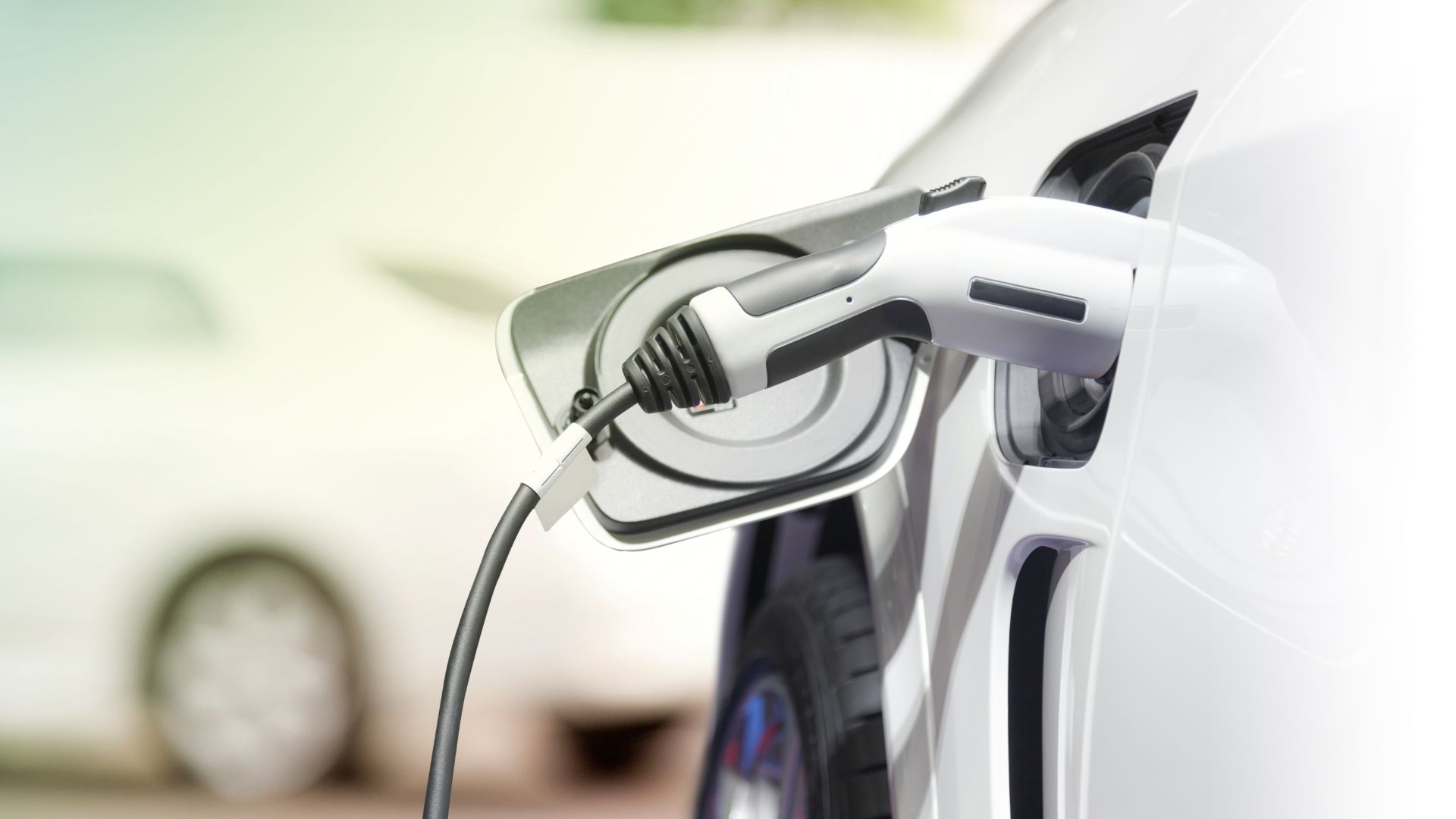 Fuel forecourt operators reluctant to invest in car chargers