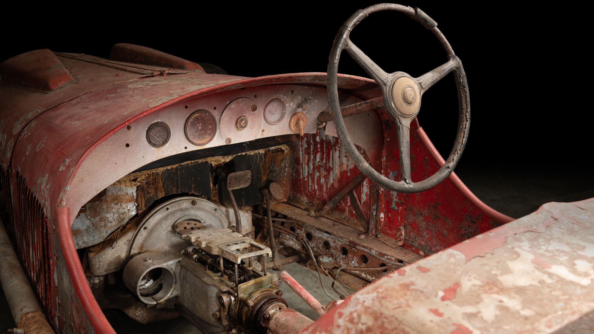 Mussolini's Alfa Romeo is being restored