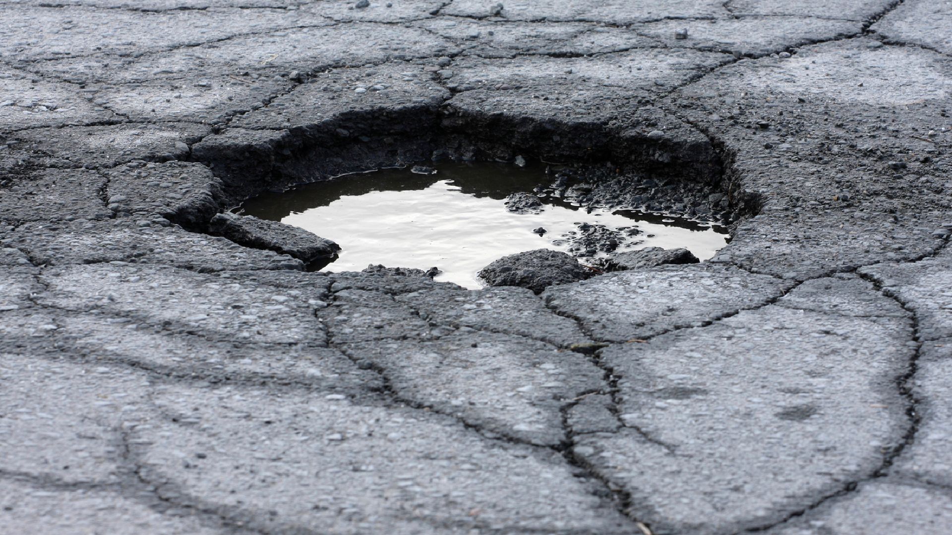 £2.5billion not enough to fix UK's pothole problem
