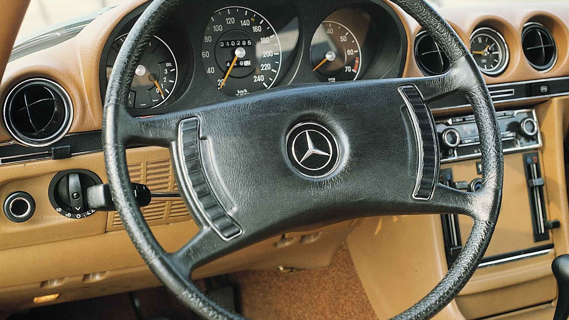How Mercedes Benz Steering Wheels Have Evolved In 120 Years Motoring Research