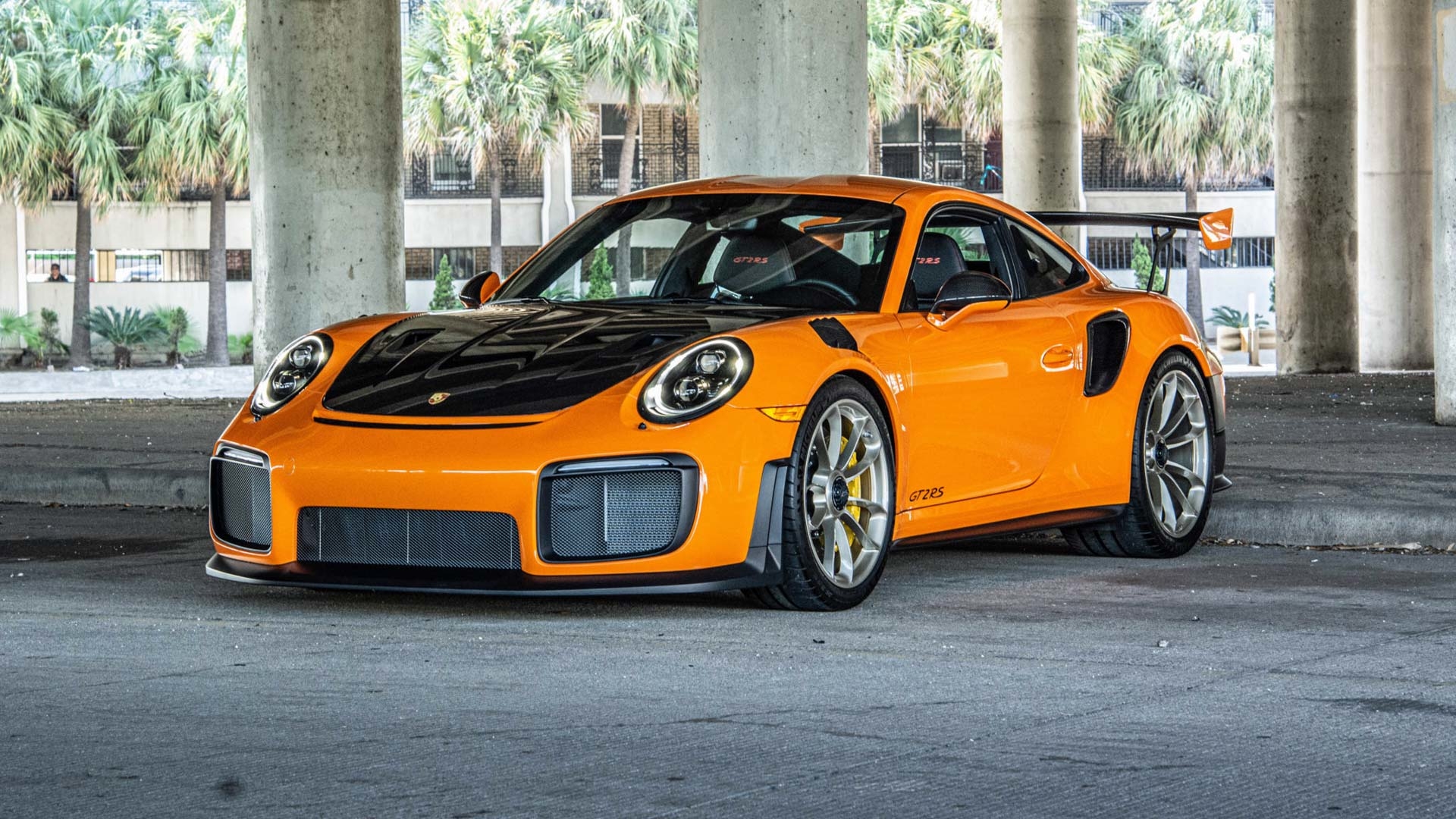 Live your tangerine dreams with this extreme Porsche 911