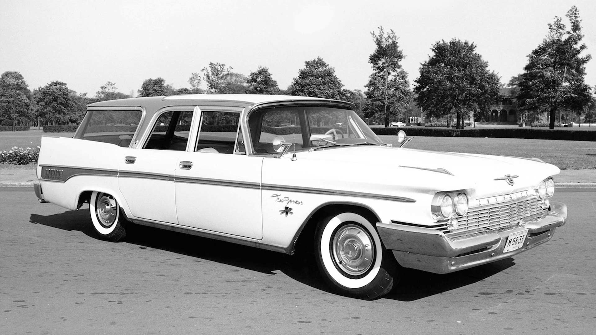 1959 Chrysler New Yorker Town and Country Wagon – 220.9 inches