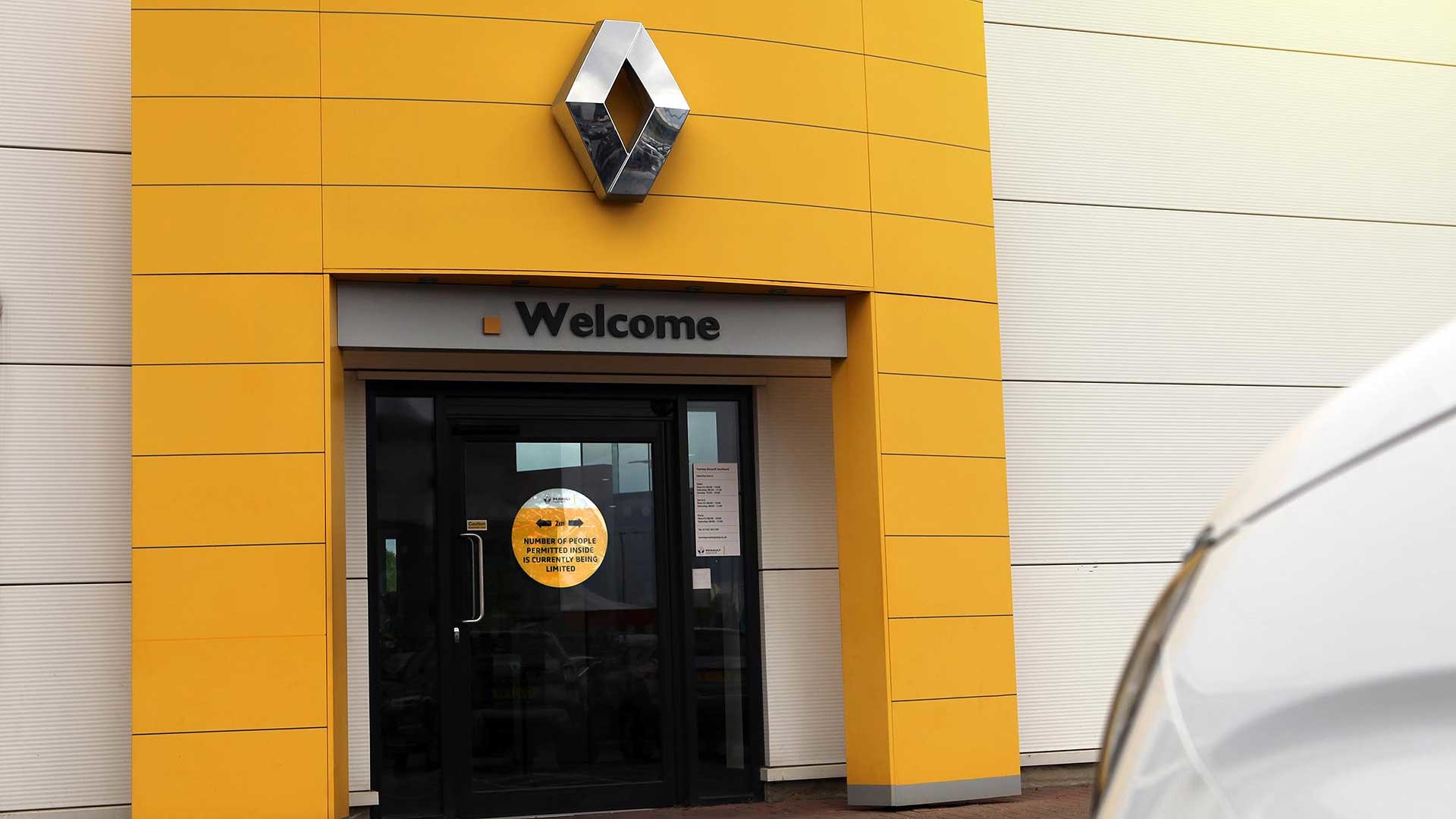 A Renault car dealer reopens with Covid-friendly measures