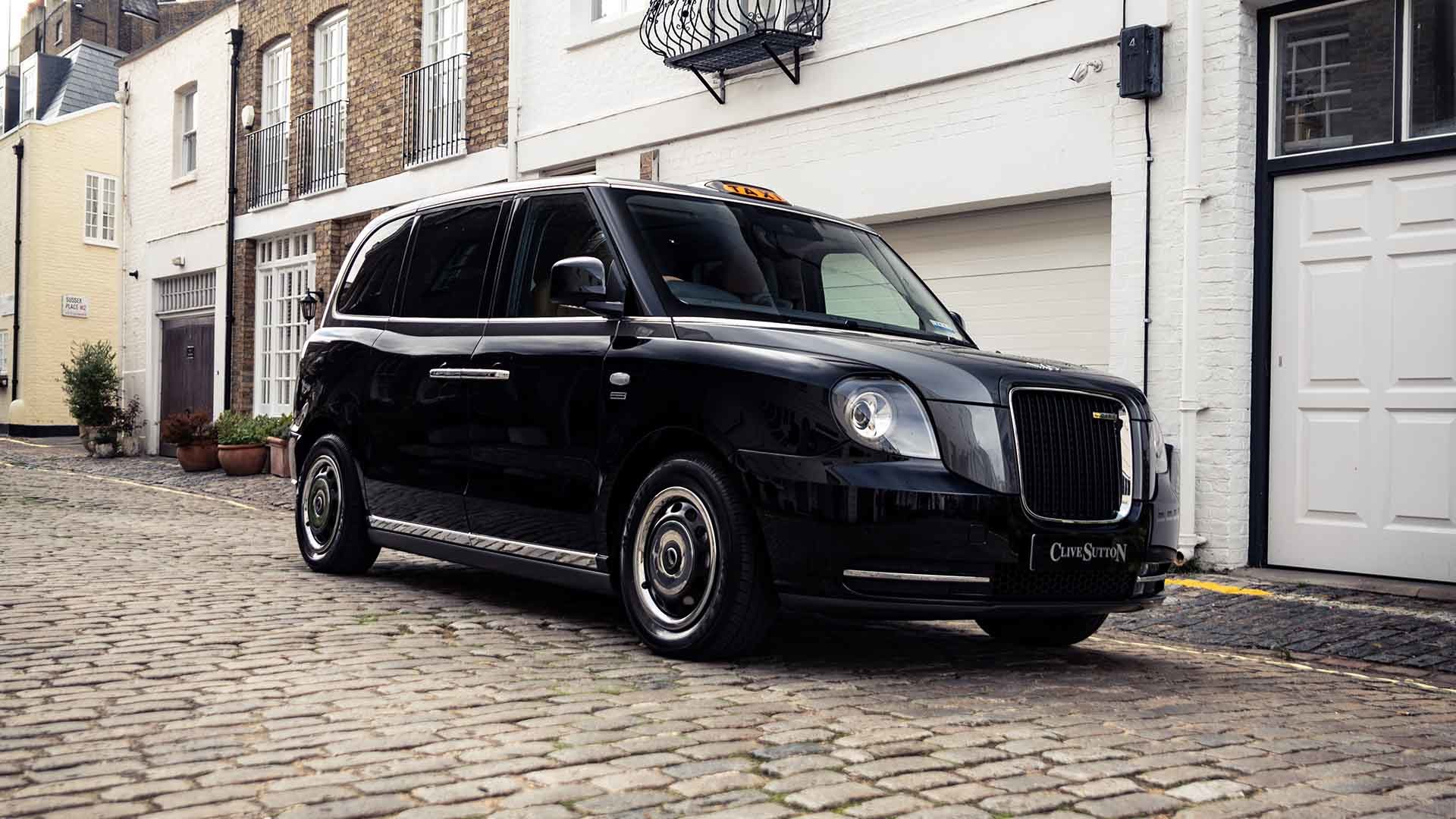 Sutton VIP Class LEVC black cab