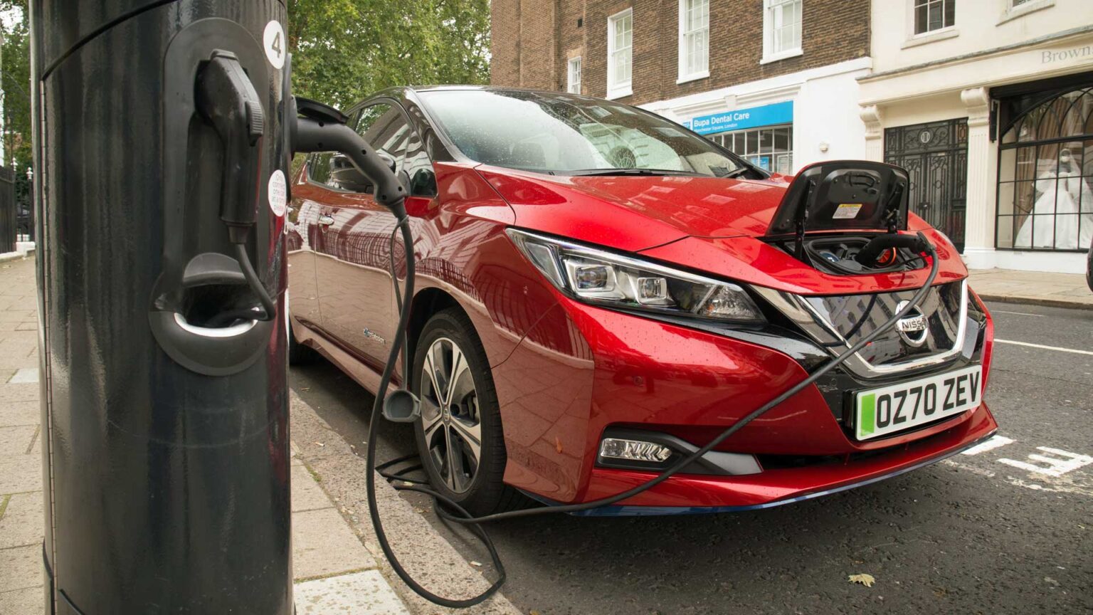 9 in 10 electric car owners will stick with battery power Motoring