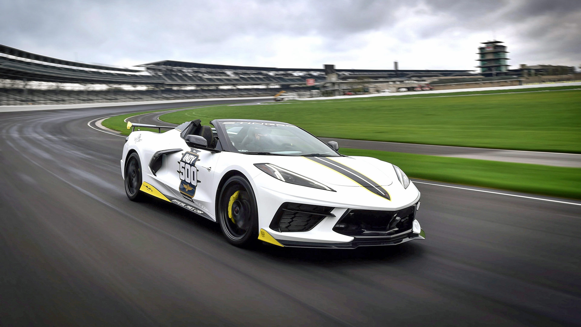 Chevrolet Corvette leads the Indy 500 field… again