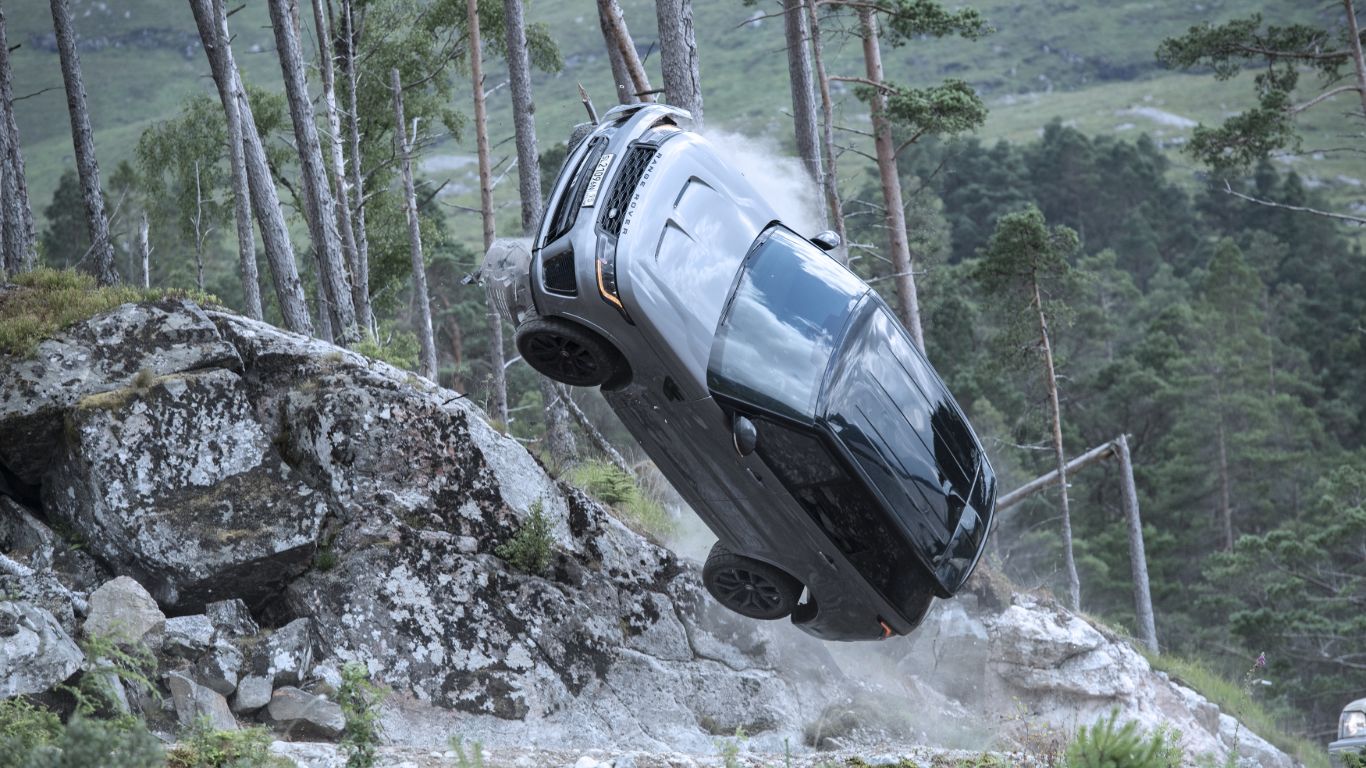 No Time to Die: Range Rover Sport SVR