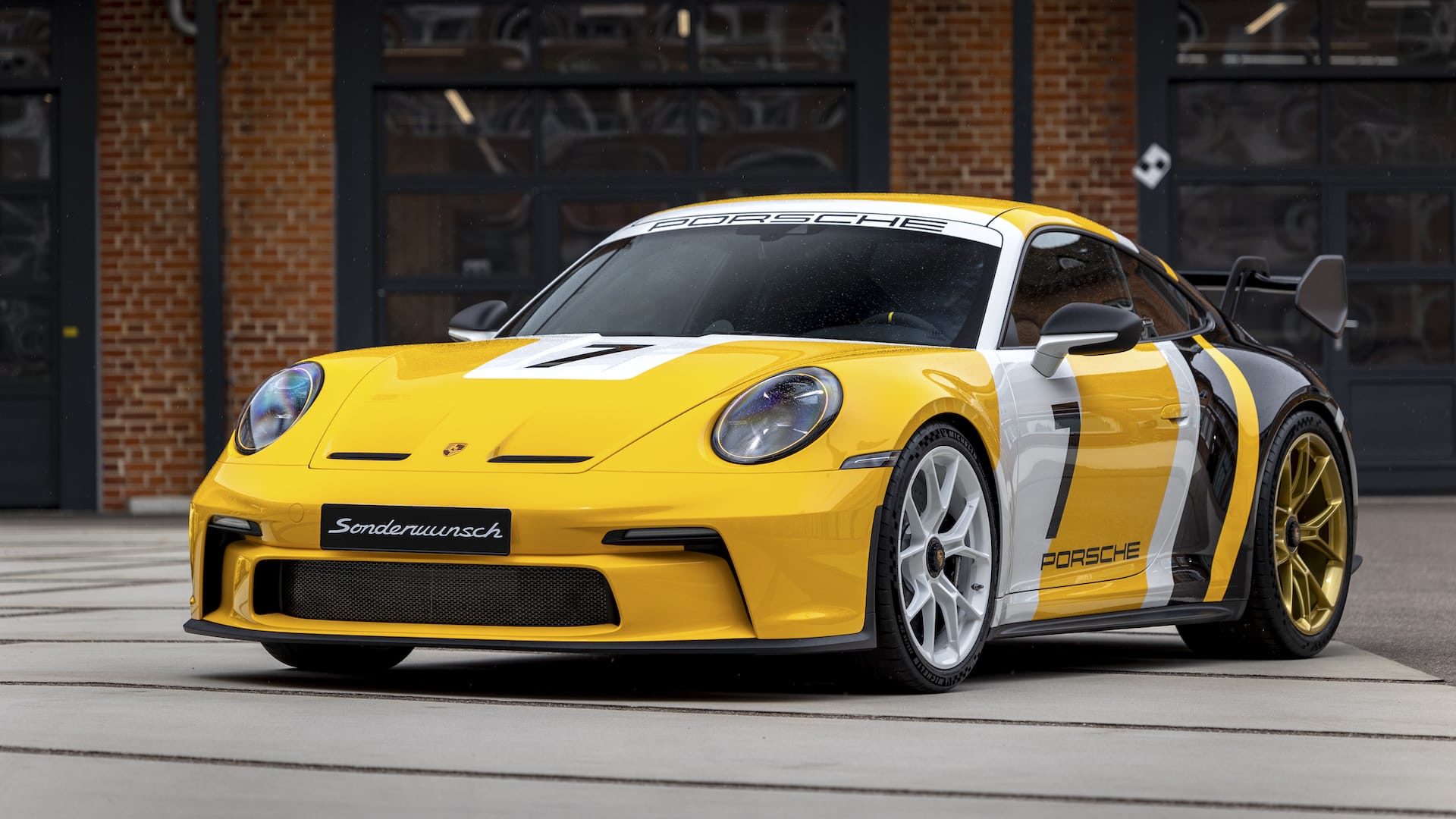 Exclusive Retro Porsche 911 GT3.