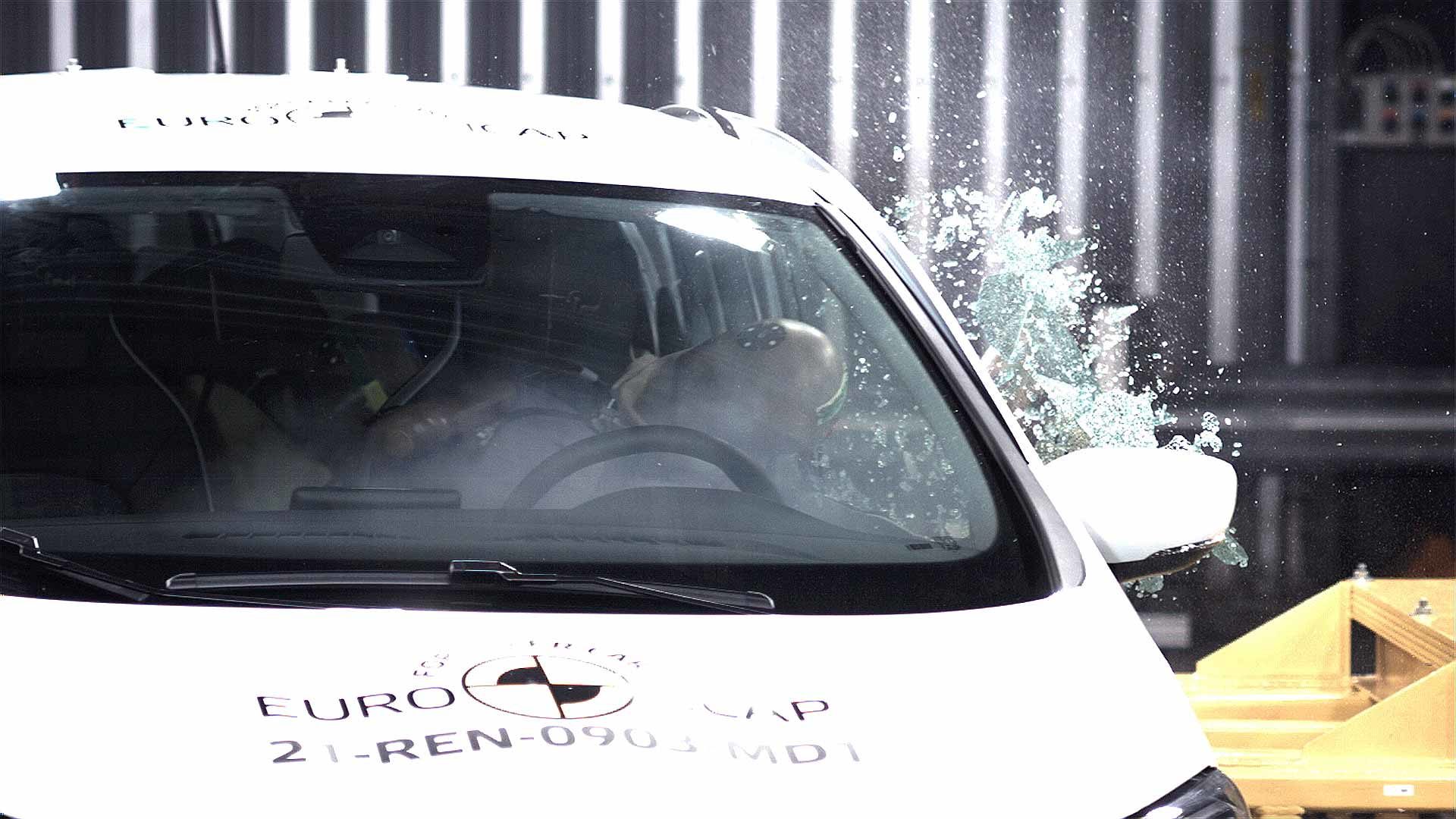 Renault Zoe side mobile barrier test