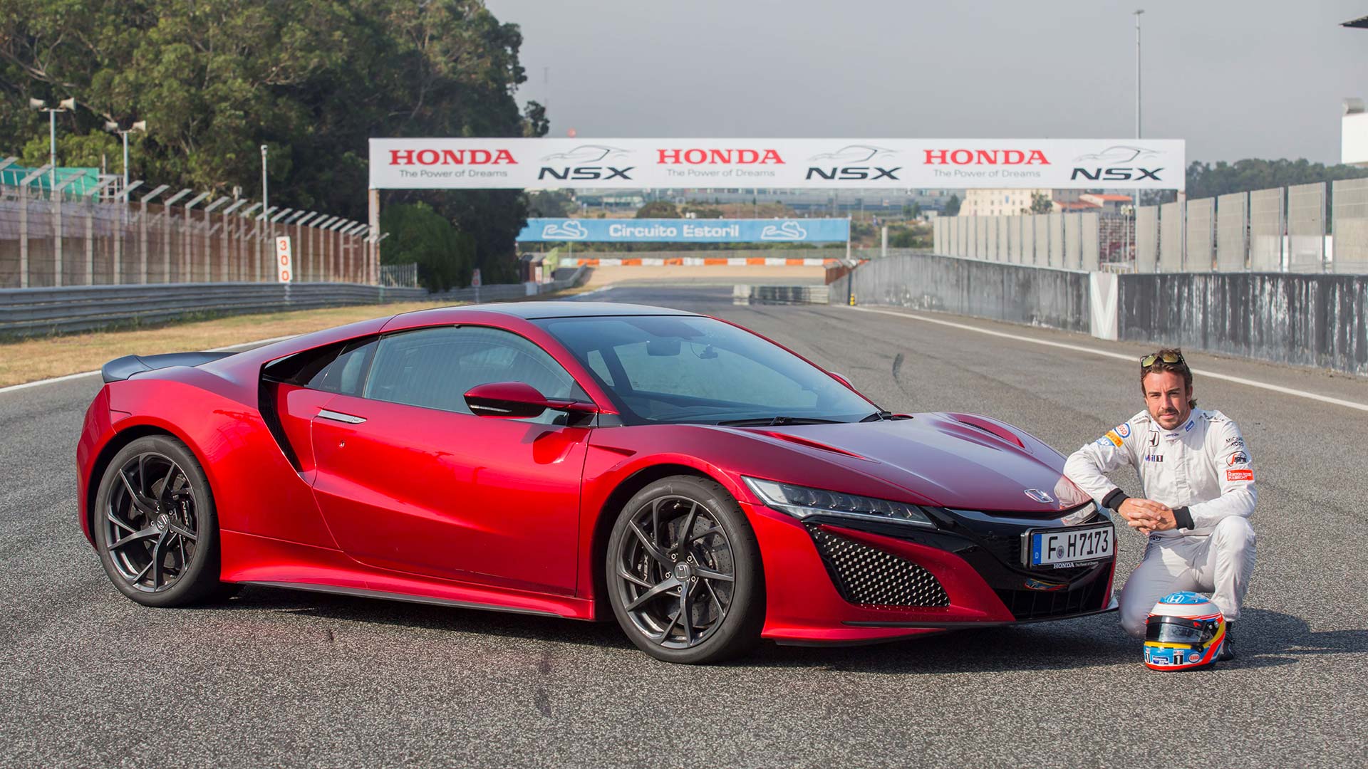 Fernando Alonso tests the new NSX