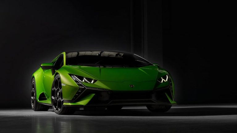 Lamborghini Huracan Tecnica 2022 review