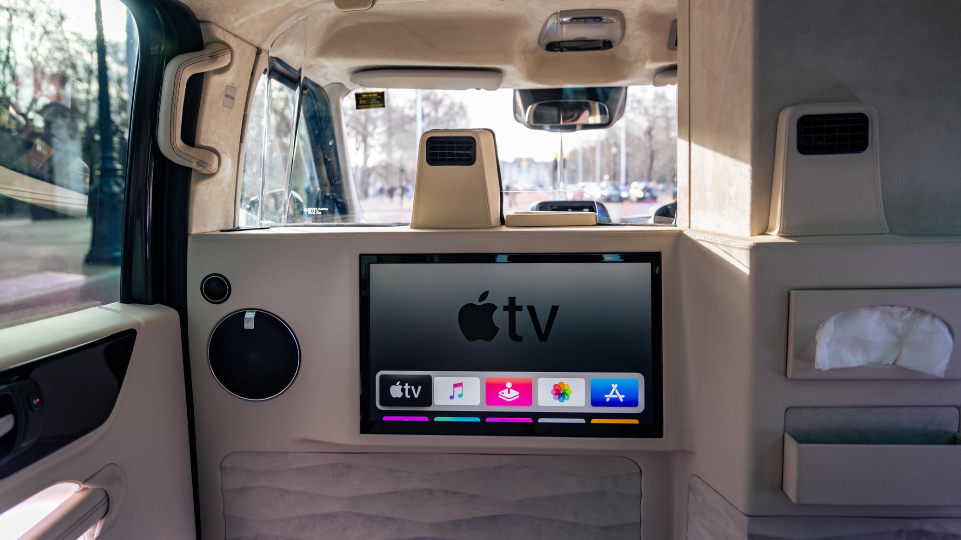 Clive Sutton VIP Class taxi 2023 review