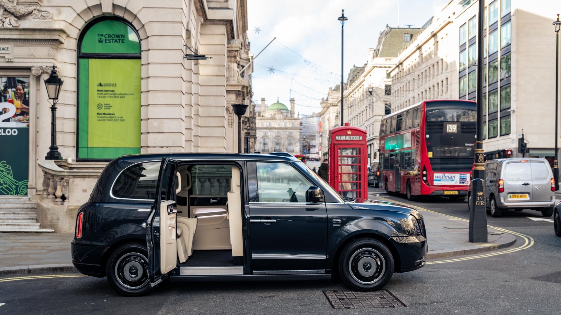 Clive Sutton VIP Class taxi 2023 review