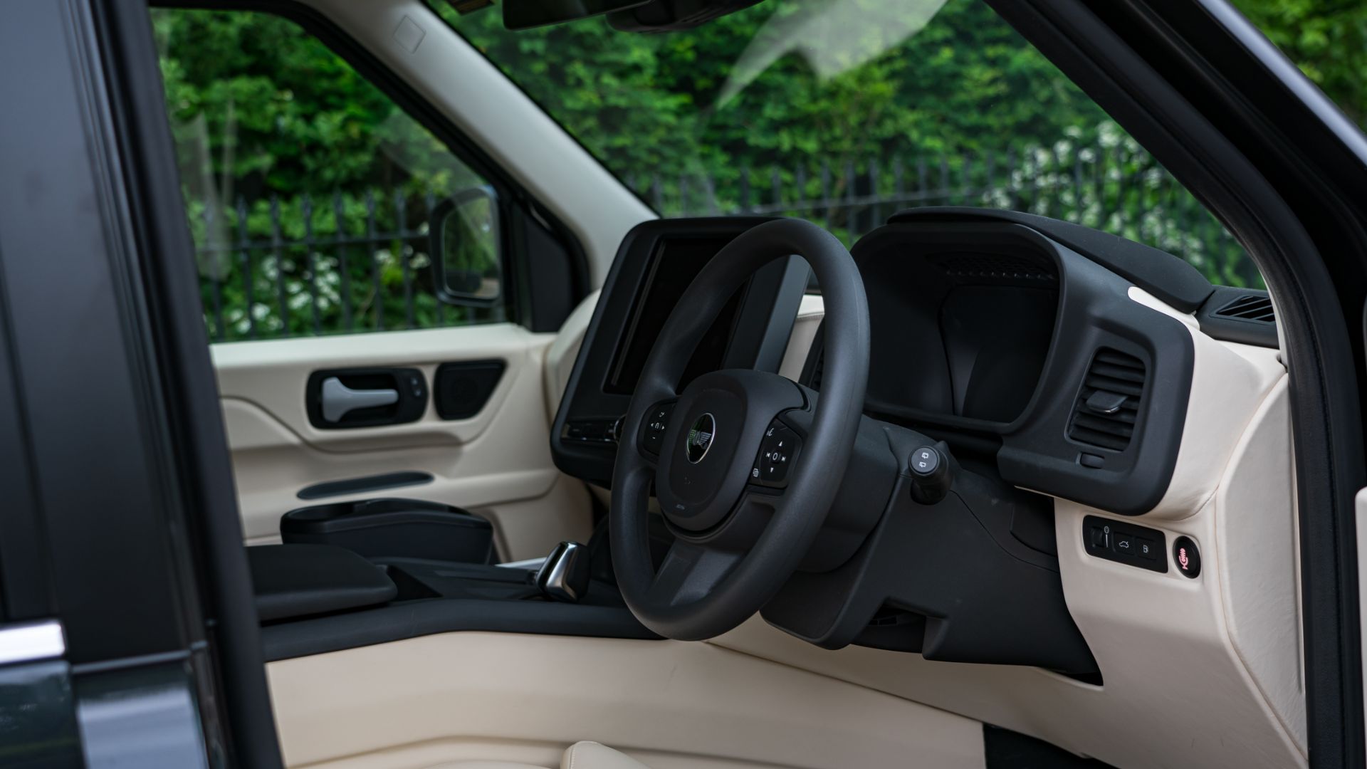 Clive Sutton VIP Class taxi 2023 review