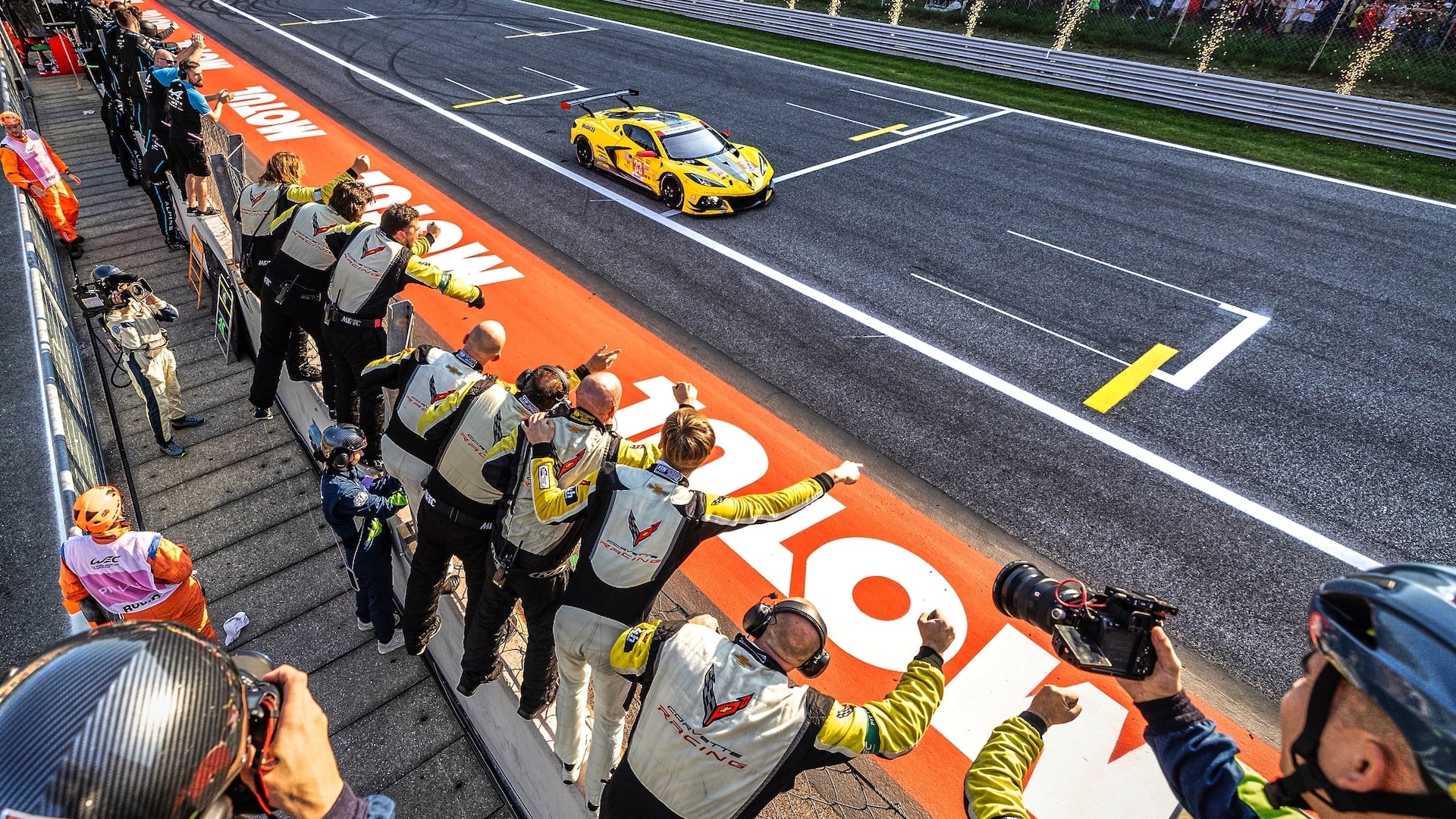 Corvette C8.R claims 2023 World Endurance Championship title