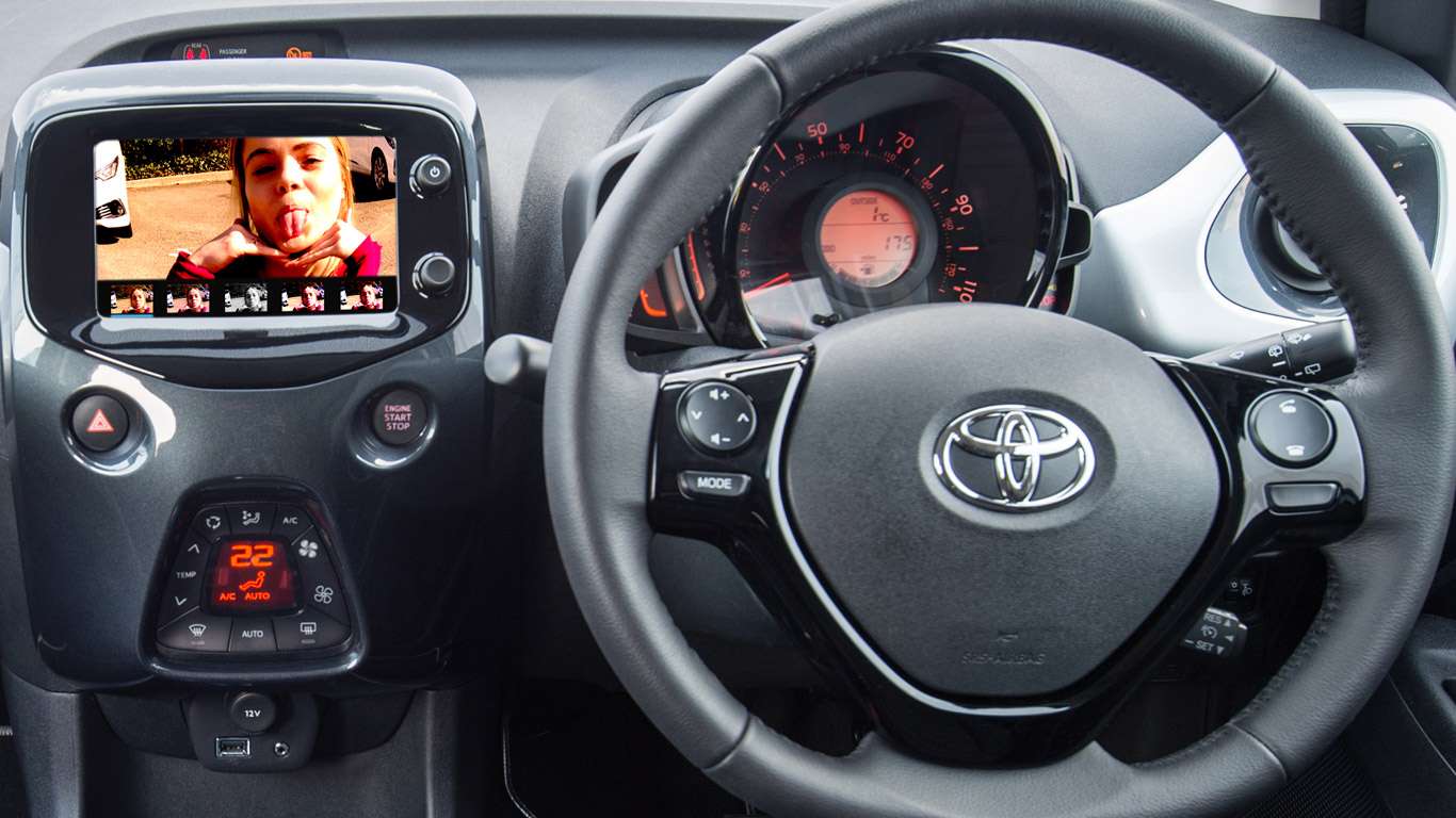 Toyota Aygo Instagram app