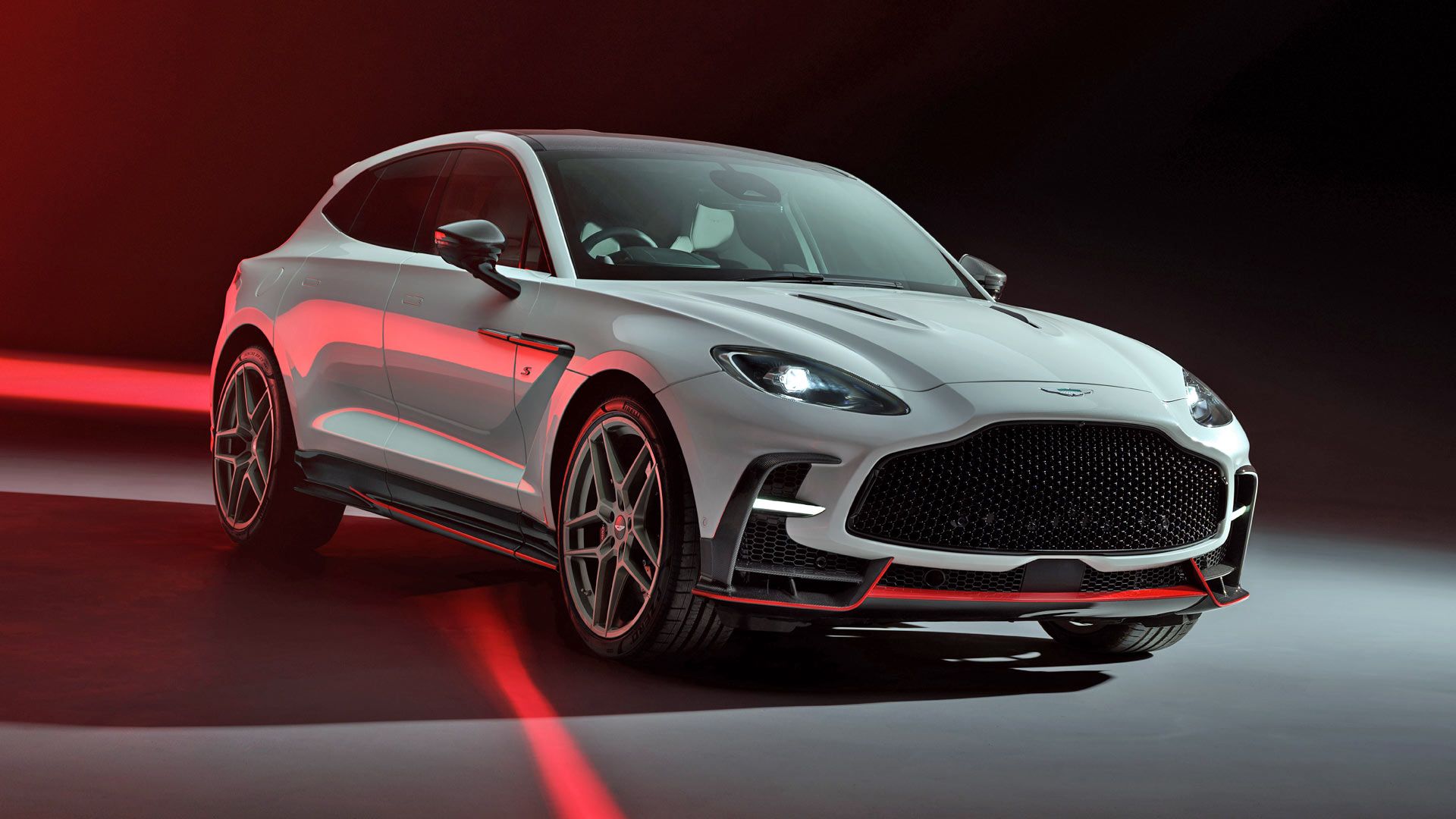 Aston Martin DBX S