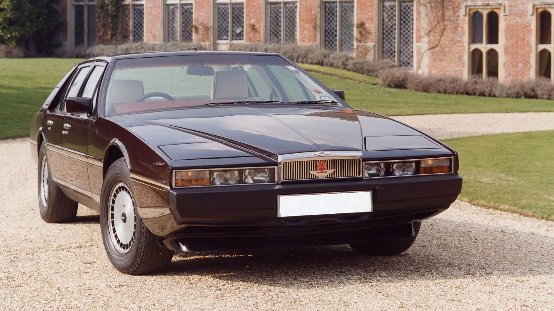 Aston Martin Lagonda Series 2-4
