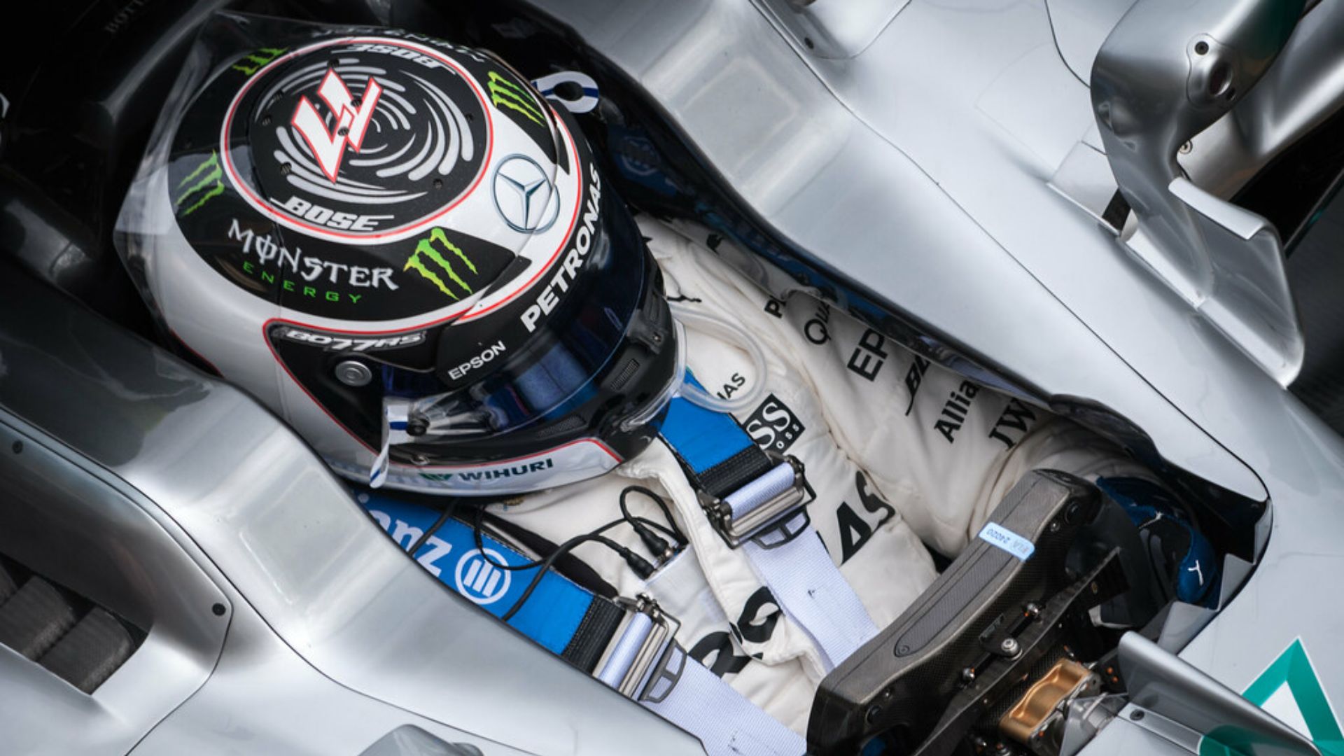 Using V6 hybrid engines