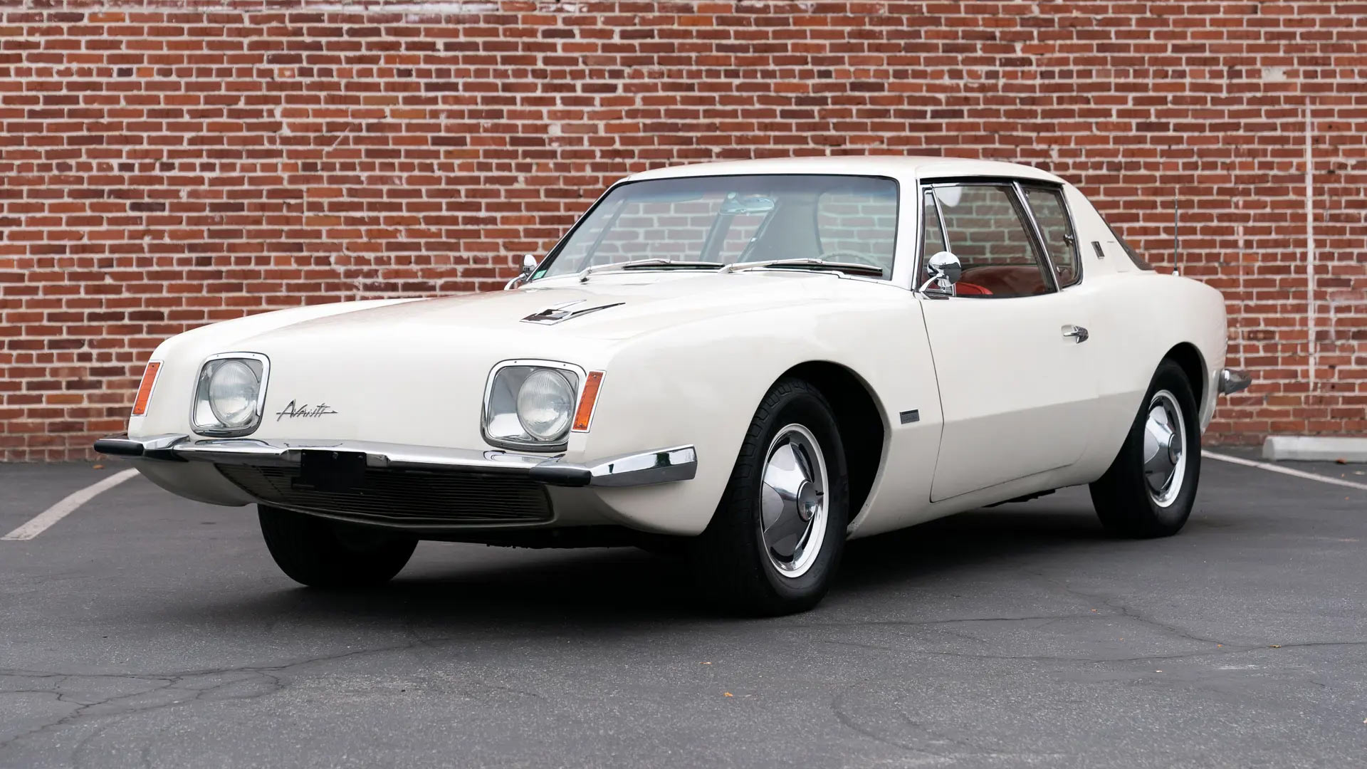 Studebaker Avanti