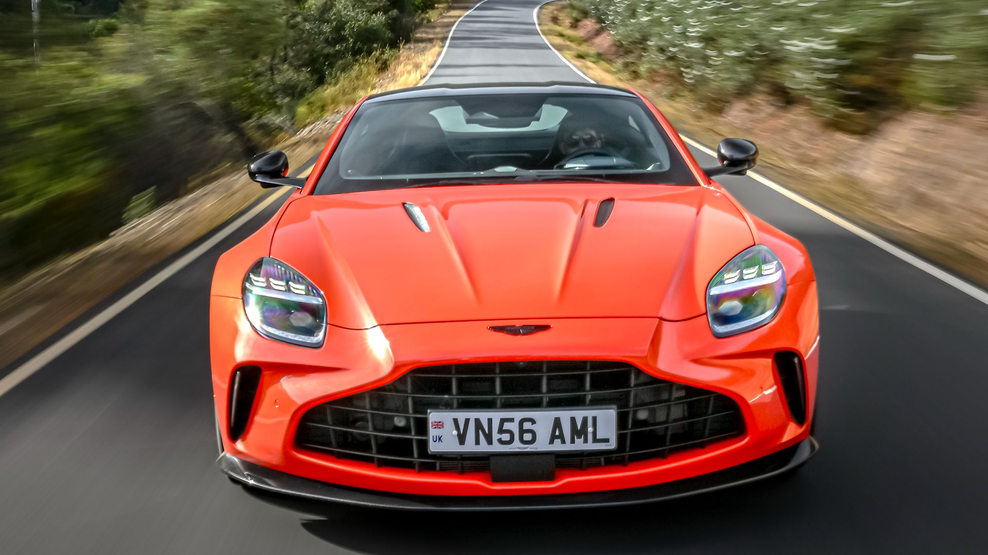 Aston Martin Vantage Cosmopolitan Yellow 2024 – GT Spirit 1/18 – Miniature De Collection Neuve
