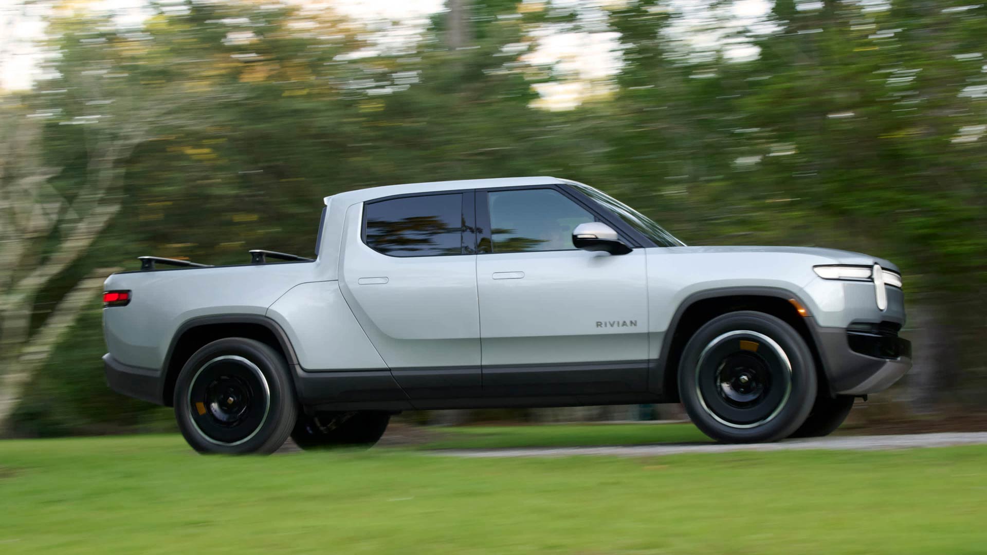 2025 Rivian R1T
