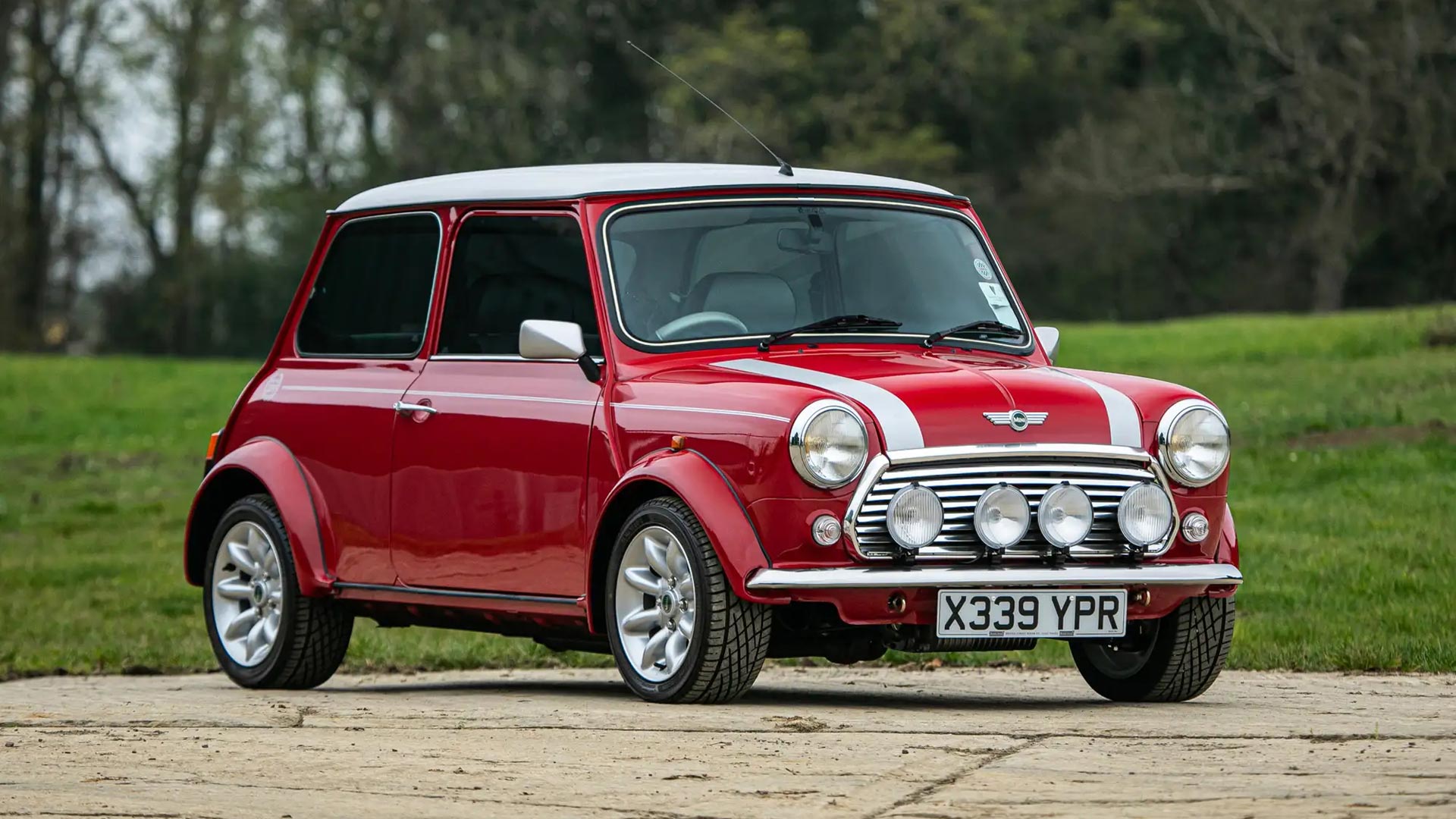 2000 Rover Mini Classic Cooper Sport 2000 – £24,750