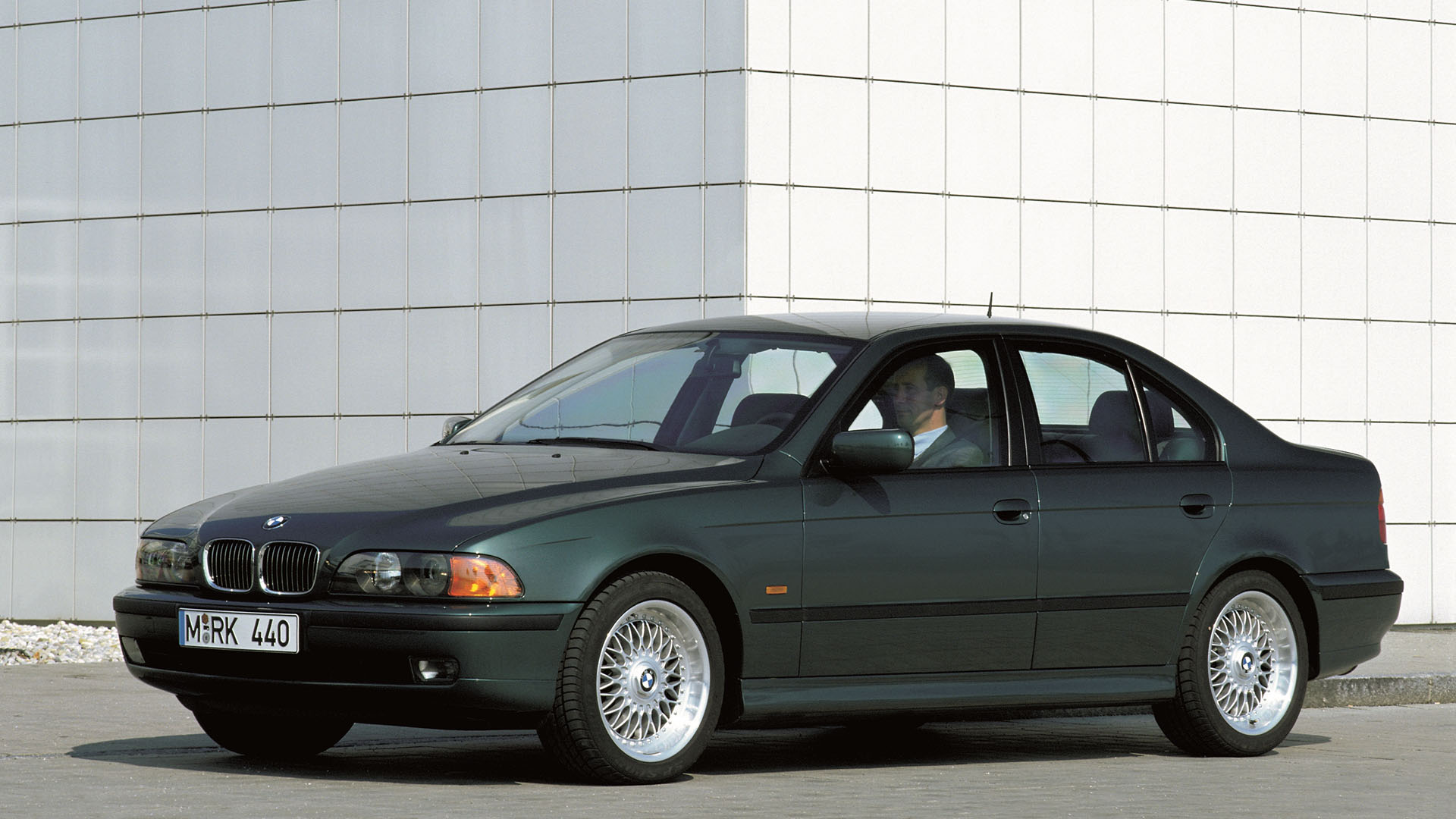 BMW E39 540i