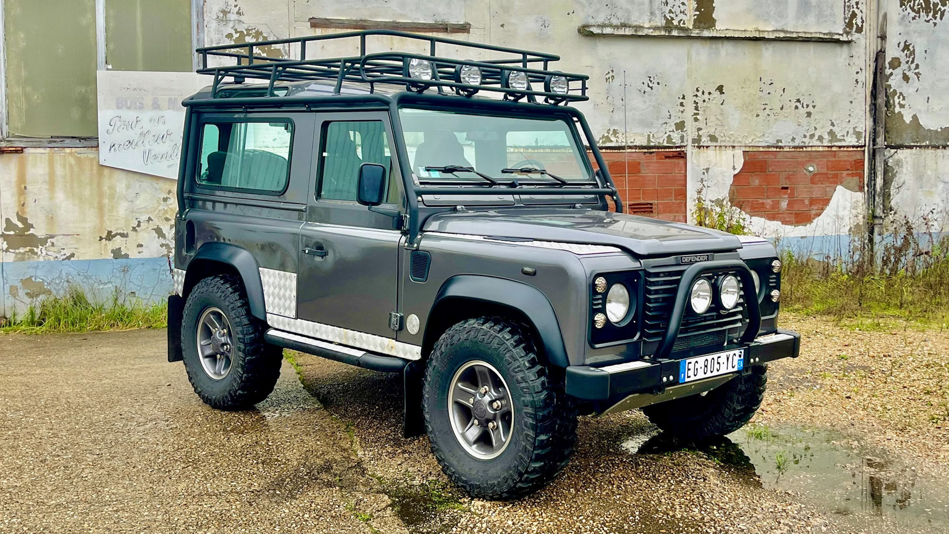 2002 Land Rover Defender 90 Tomb Raider 